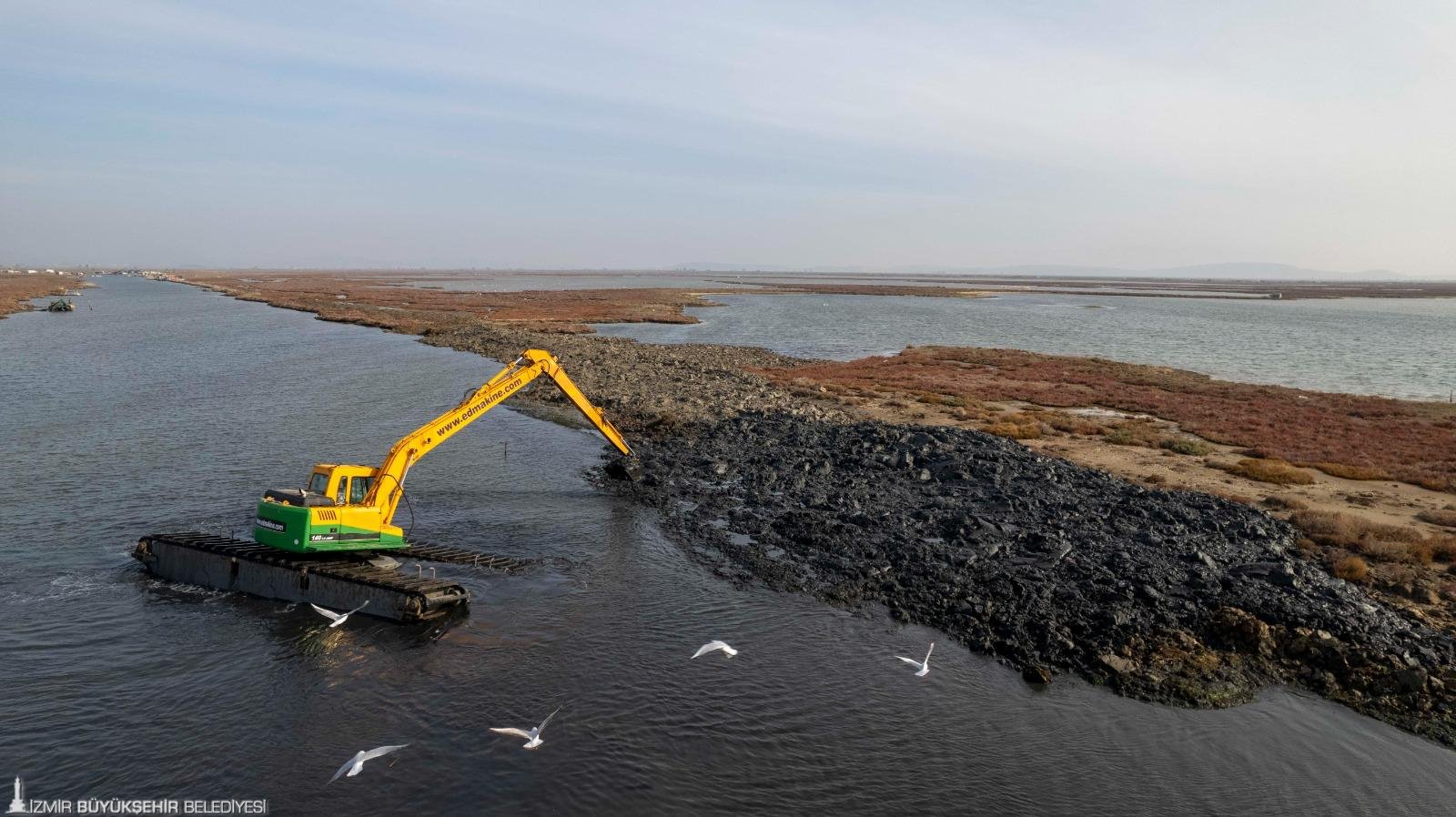 İzmir Körfezi'nin temizliğinde sorumluluk kimde? Yıldır'dan AK Parti'ye '900 milyon' çıkışı