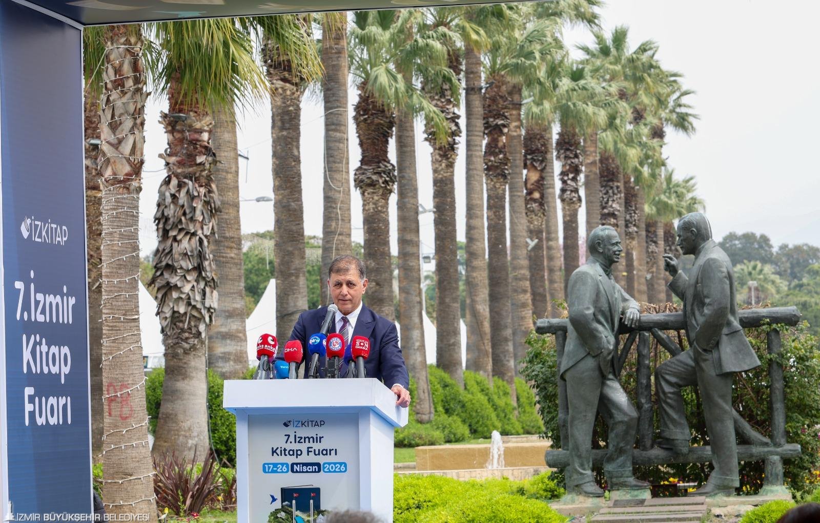 İzmir'in hafızası Kitap Fuarı'nda: Özel seçki İZKİTAP'ta okuyucuyla buluştu