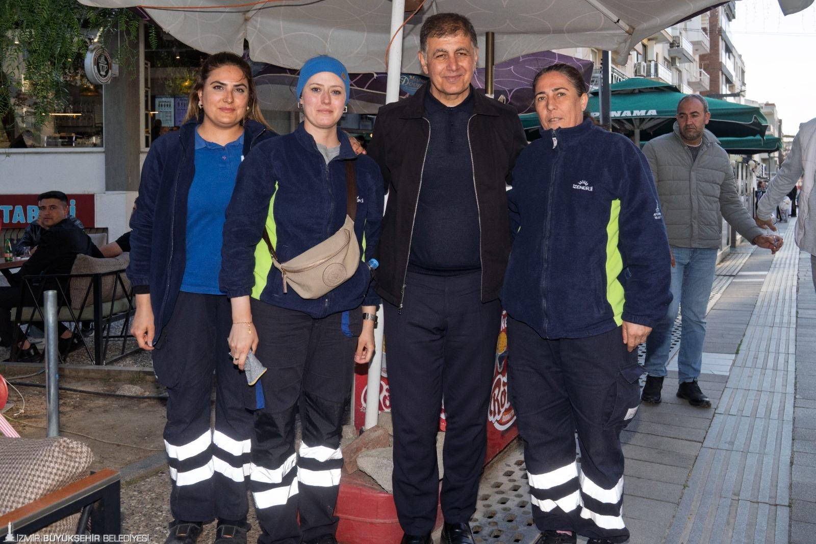 Tugay baştan aşağı yenilenen Hasanağa Bahçesi'nde: İzmirlilerle sıcak hafta sonu mesaisi