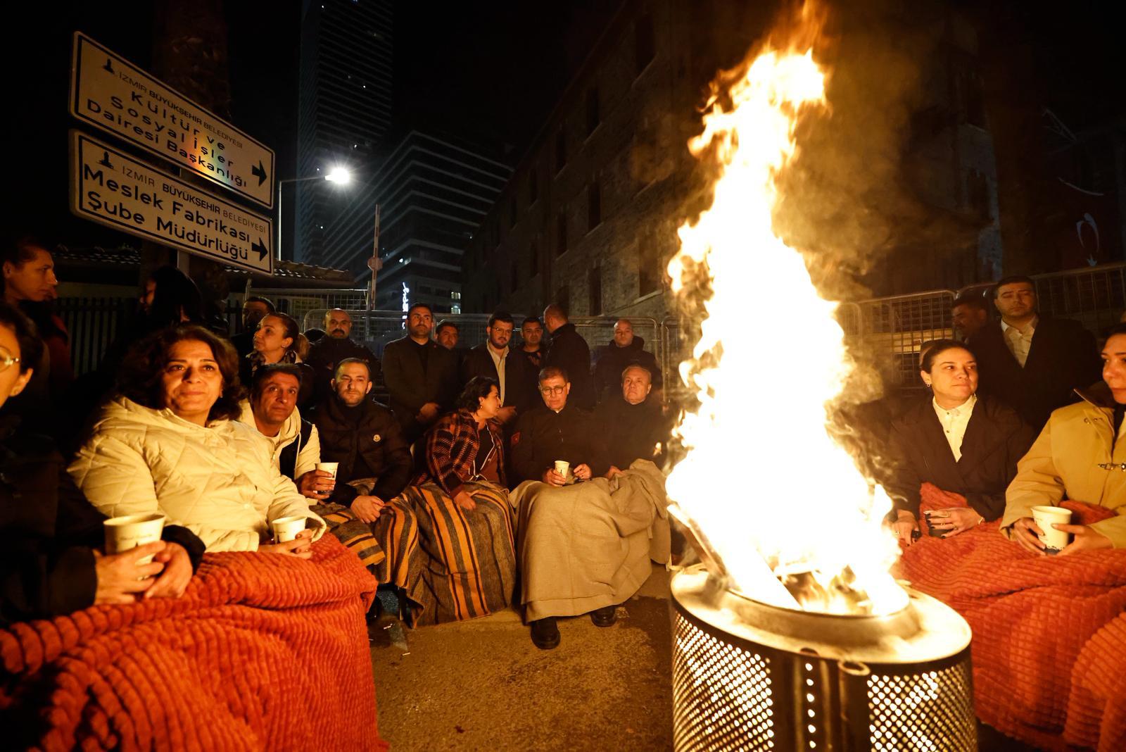 Tugay Meslek Fabrikası nöbetinin ilk sabahında: 'Haksızlığı kabullenemedik; gitmeyi düşünmüyoruz'