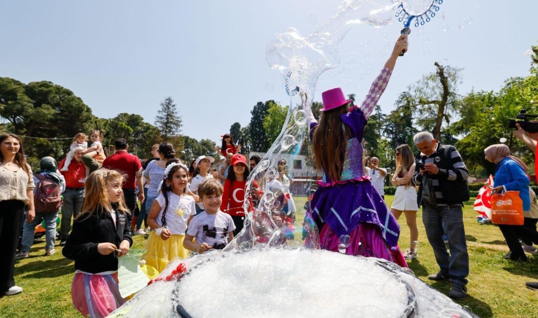 İzmir Büyükşehir Belediyesi’nin 23 Nisan Ulusal Egemenlik ve Çocuk Bayramı