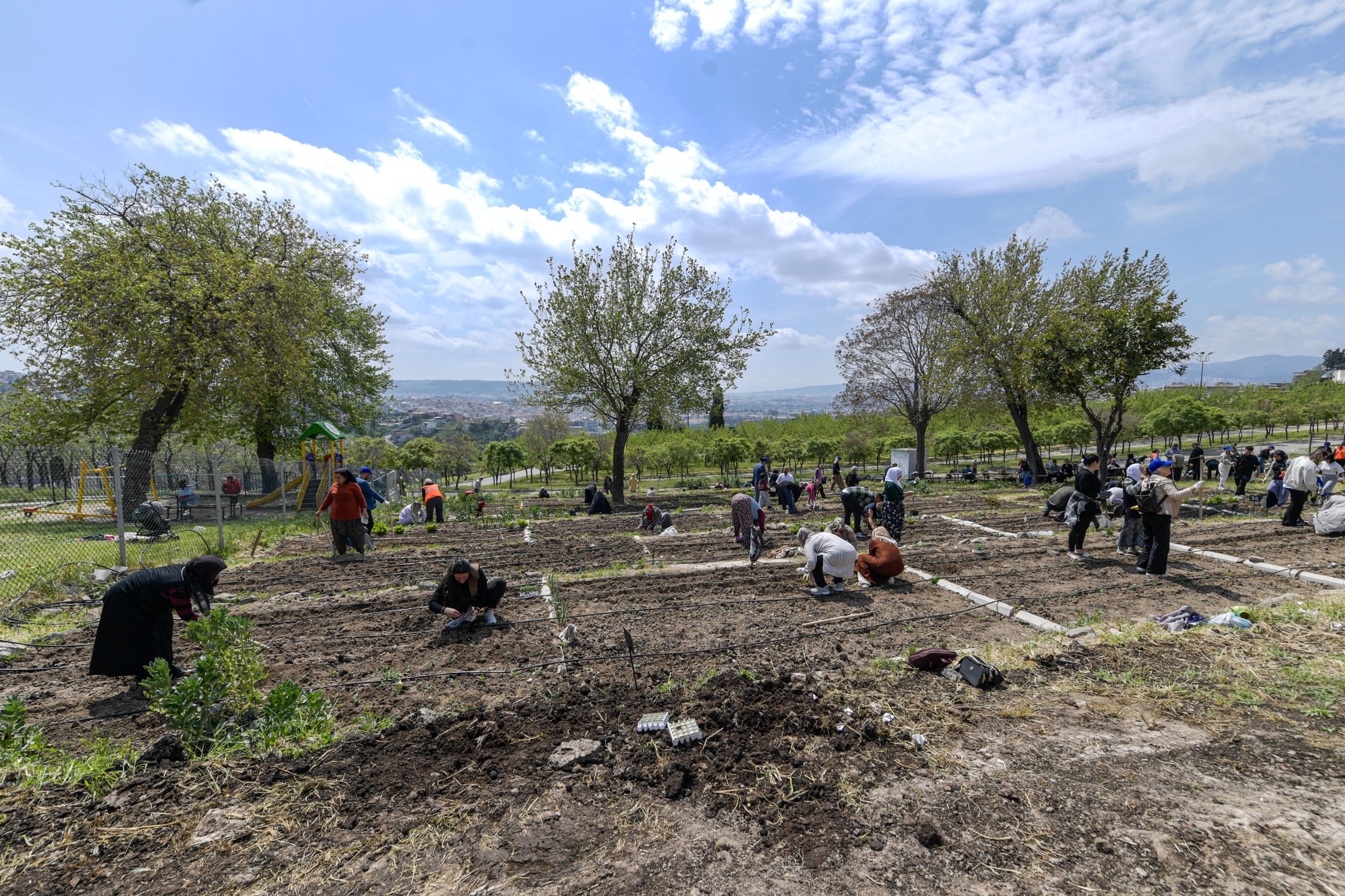 İzmir'de iklim direnci için tarihi adım: "Kentsel İklim Dirençliliği Programı" tanıtıldı