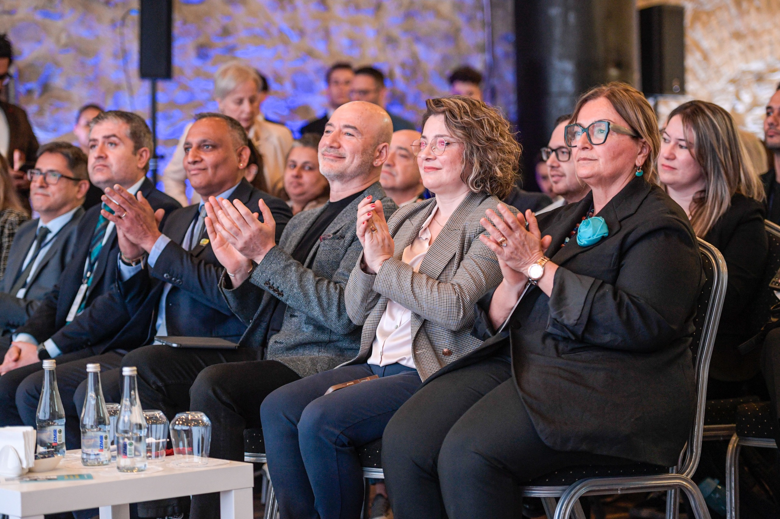 İzmir'de iklim direnci için tarihi adım: "Kentsel İklim Dirençliliği Programı" tanıtıldı