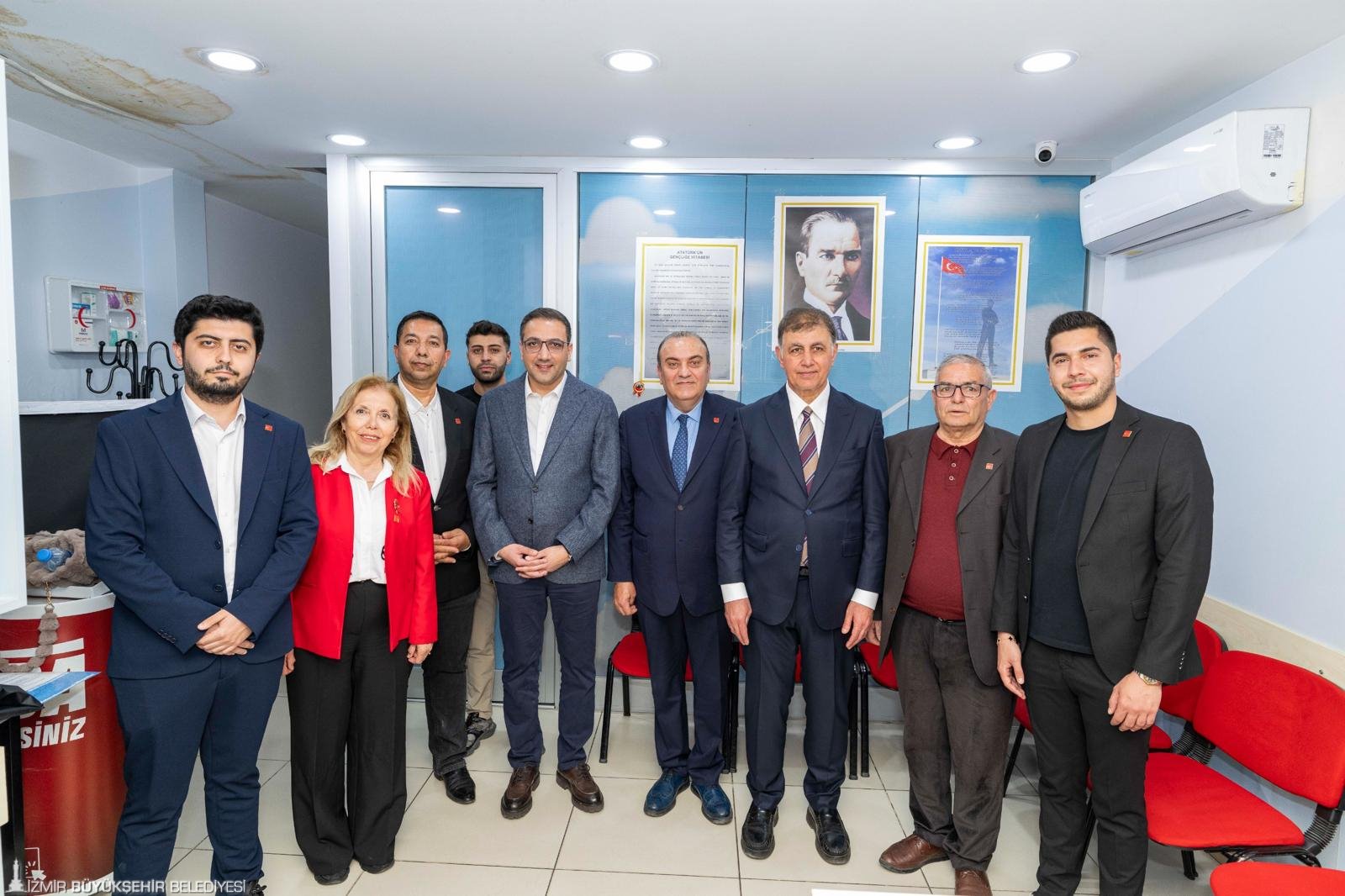 Başkan Tugay teşekkür turu için Balçova’da: 'Bir yanlışı Türkiye'ye duyurduk'