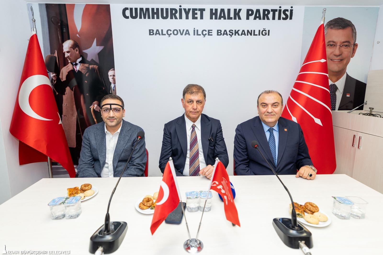 Başkan Tugay teşekkür turu için Balçova’da: 'Bir yanlışı Türkiye'ye duyurduk'