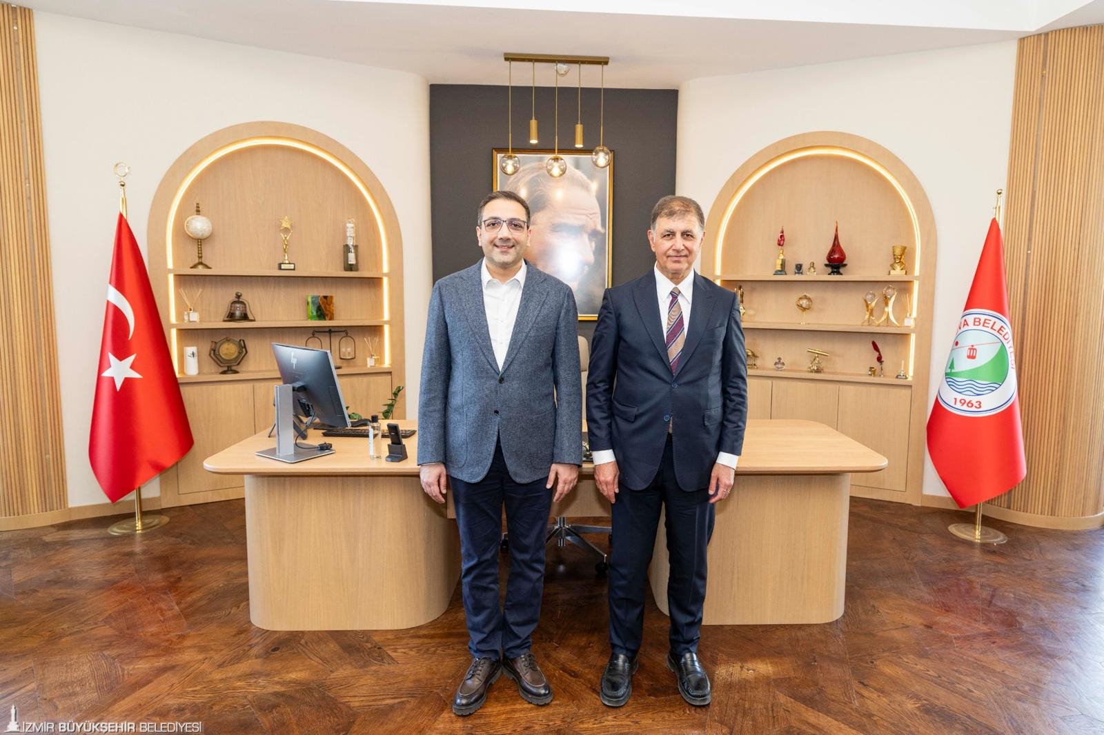 Başkan Tugay teşekkür turu için Balçova’da: 'Bir yanlışı Türkiye'ye duyurduk'