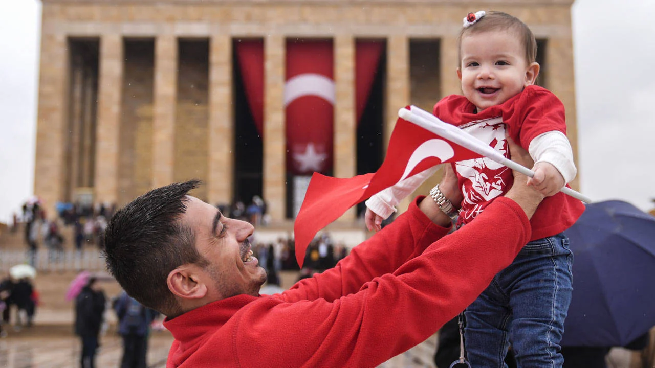 106 yıllık gurur buruk coşku: Türkiye 23 Nisan'da tek vücut oldu!
