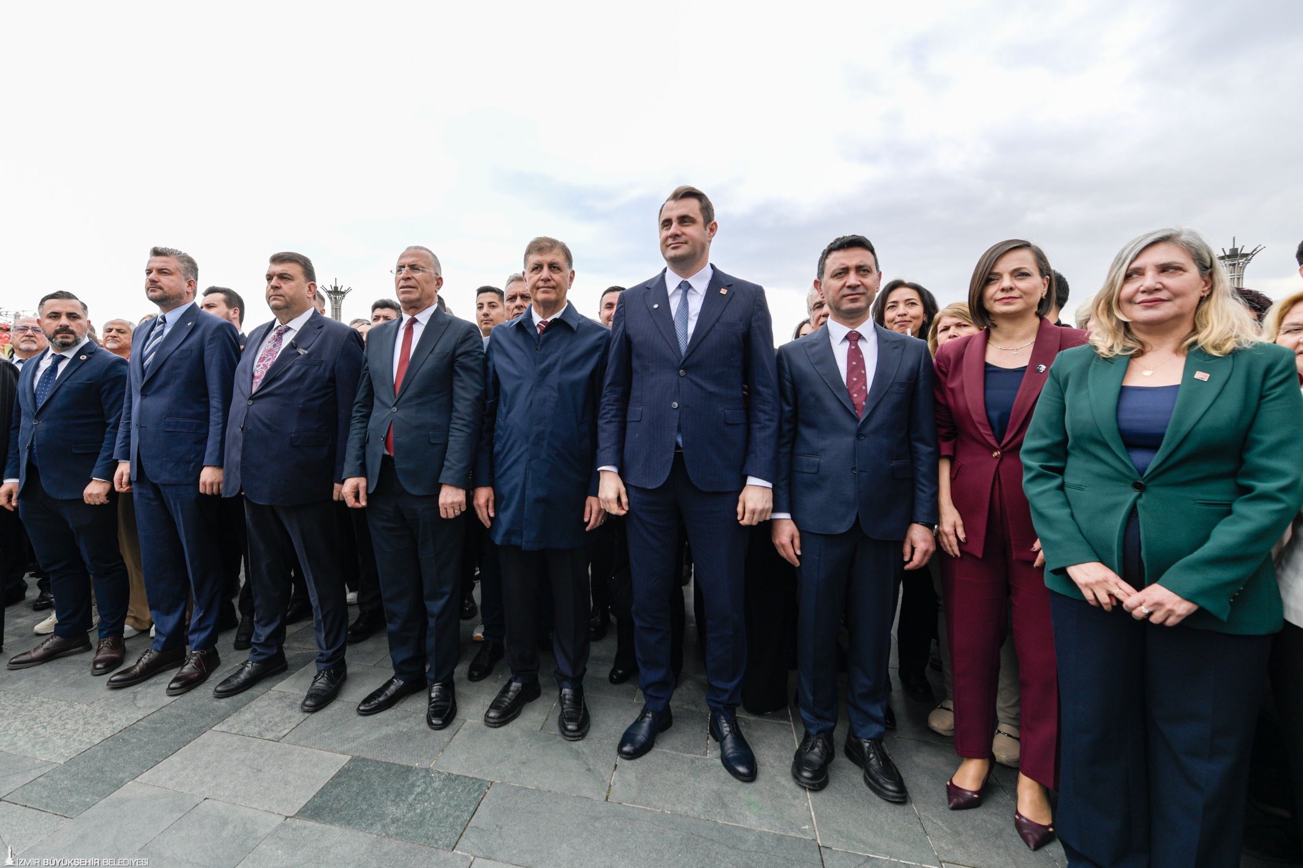 Tugay'ın 'ayrı tören' tepkisine Güç tam destek verdi: CHP İzmir'den 19 Mayıs için 'ortak kutlama' girişimi