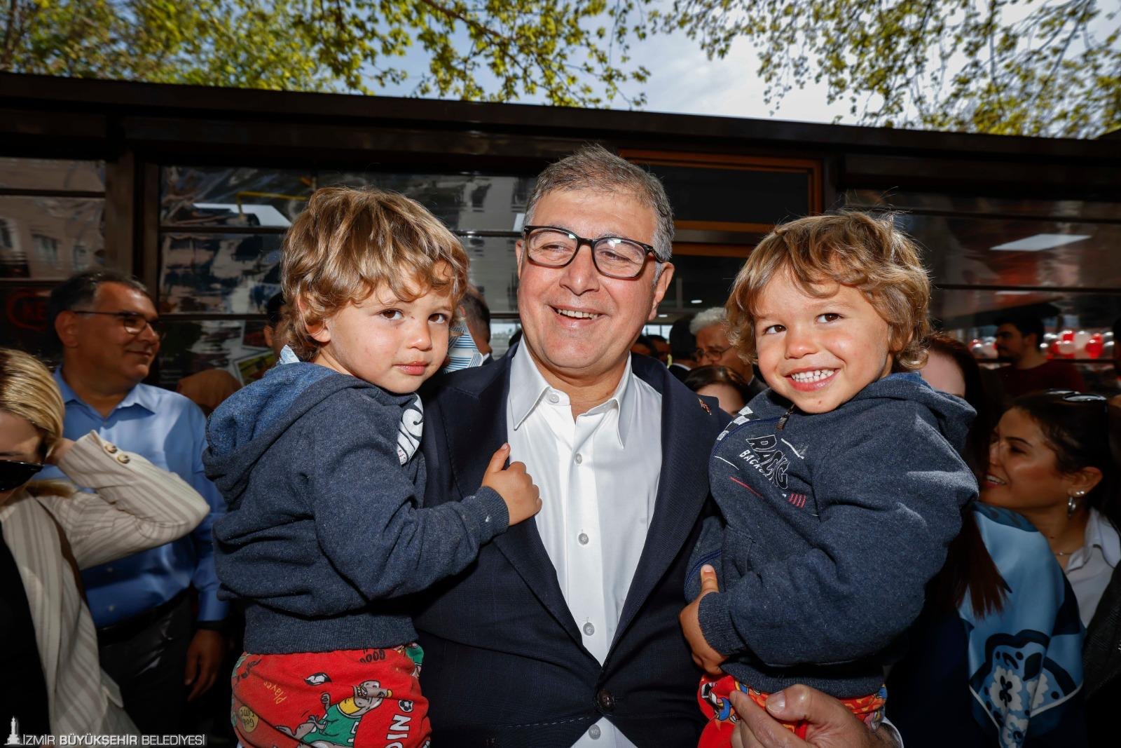 Tugay'dan 23 Nisan Çocuk Bayramı mesajı: 'En büyük gücümüz yetiştirdiğimiz nesillerdir'