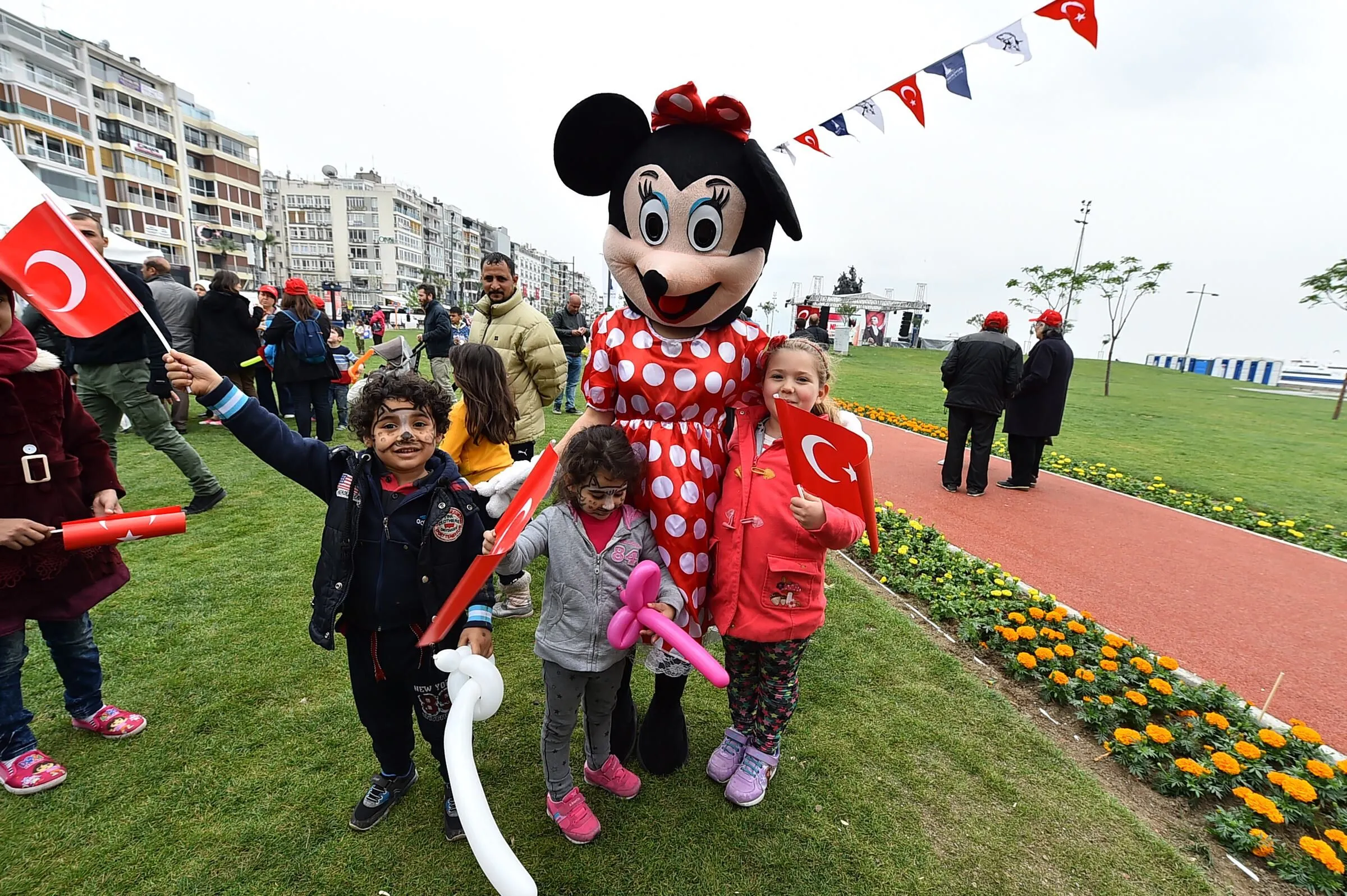 İzmir Büyükşehir Belediyesi, 23 Nisan Ulusal Egemenlik ve Çocuk Bayramı’nı