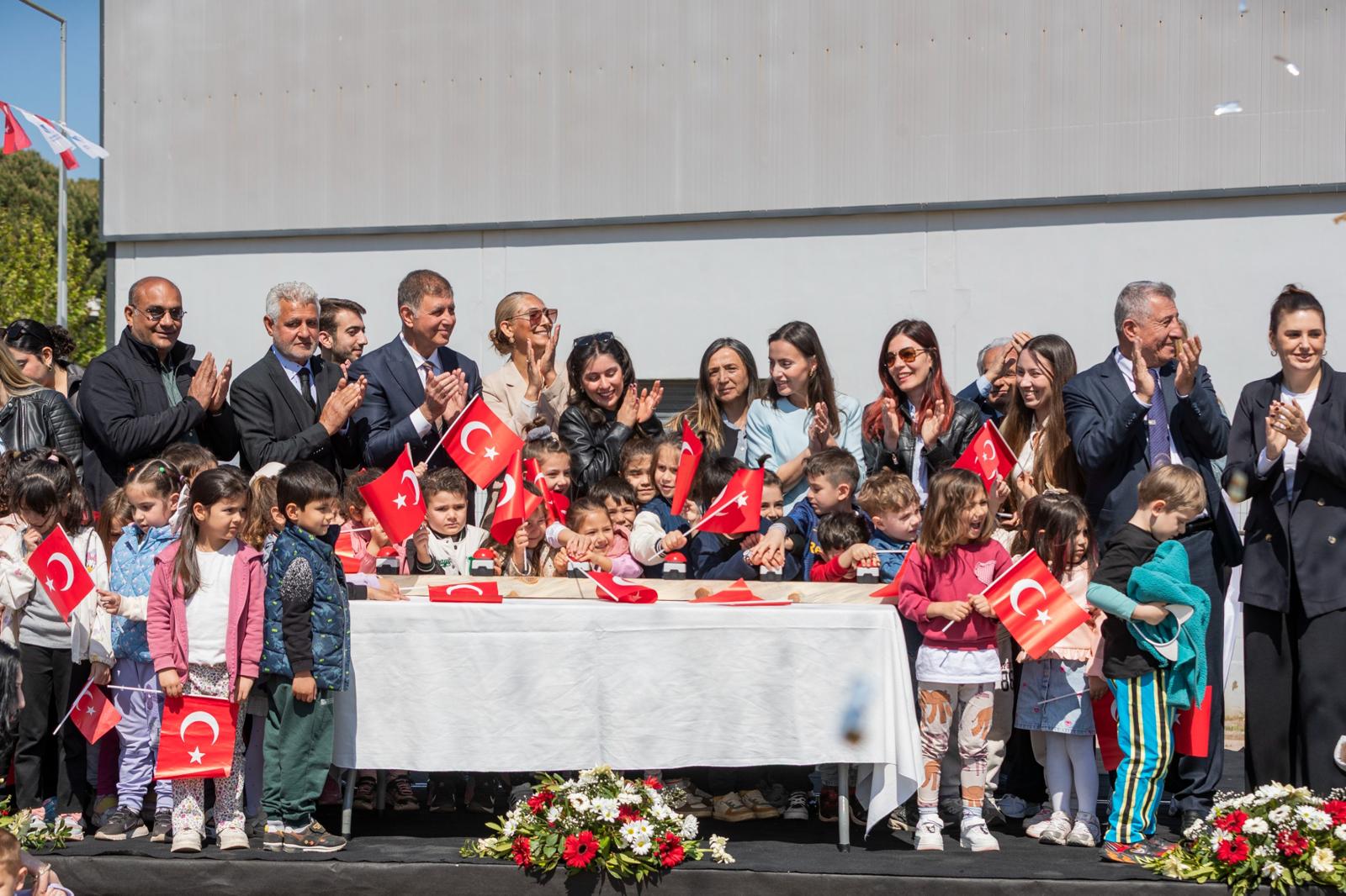 Başkan Tugay: Her zaman Güzelbahçe halkının yanında olacağım