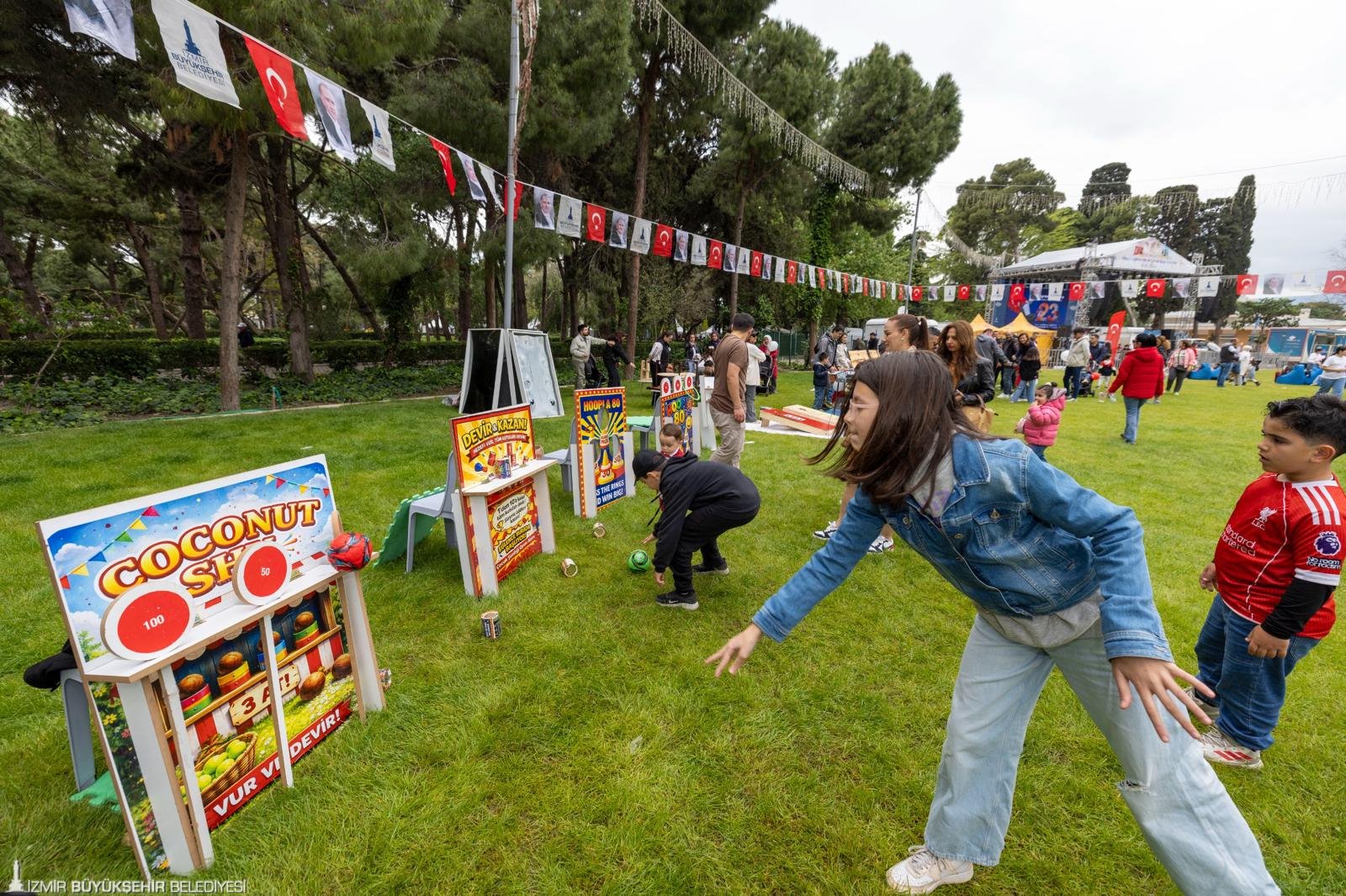 23 Nisan coşkusu İzmir'i sardı: Neşe Gökçe ile zirve yaptı