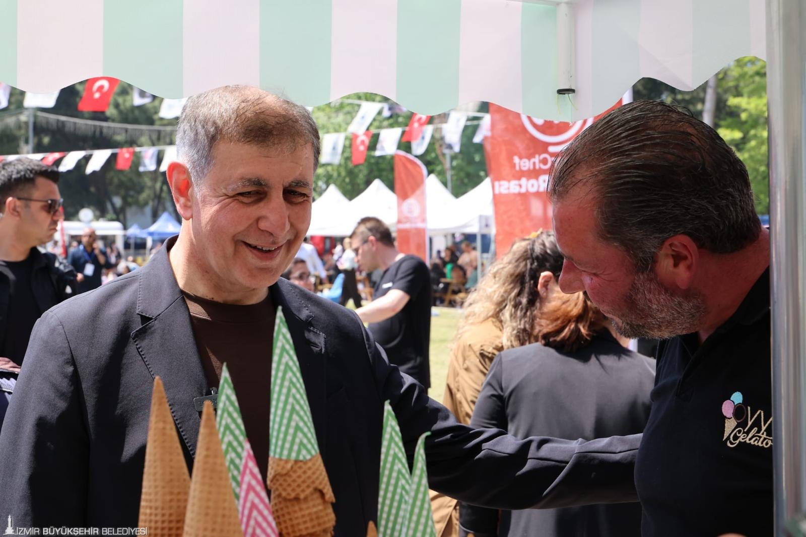 Masterchef İzmir'de: Tugay ocağın başına geçti, İzmirlilere ikramlarda bulundu