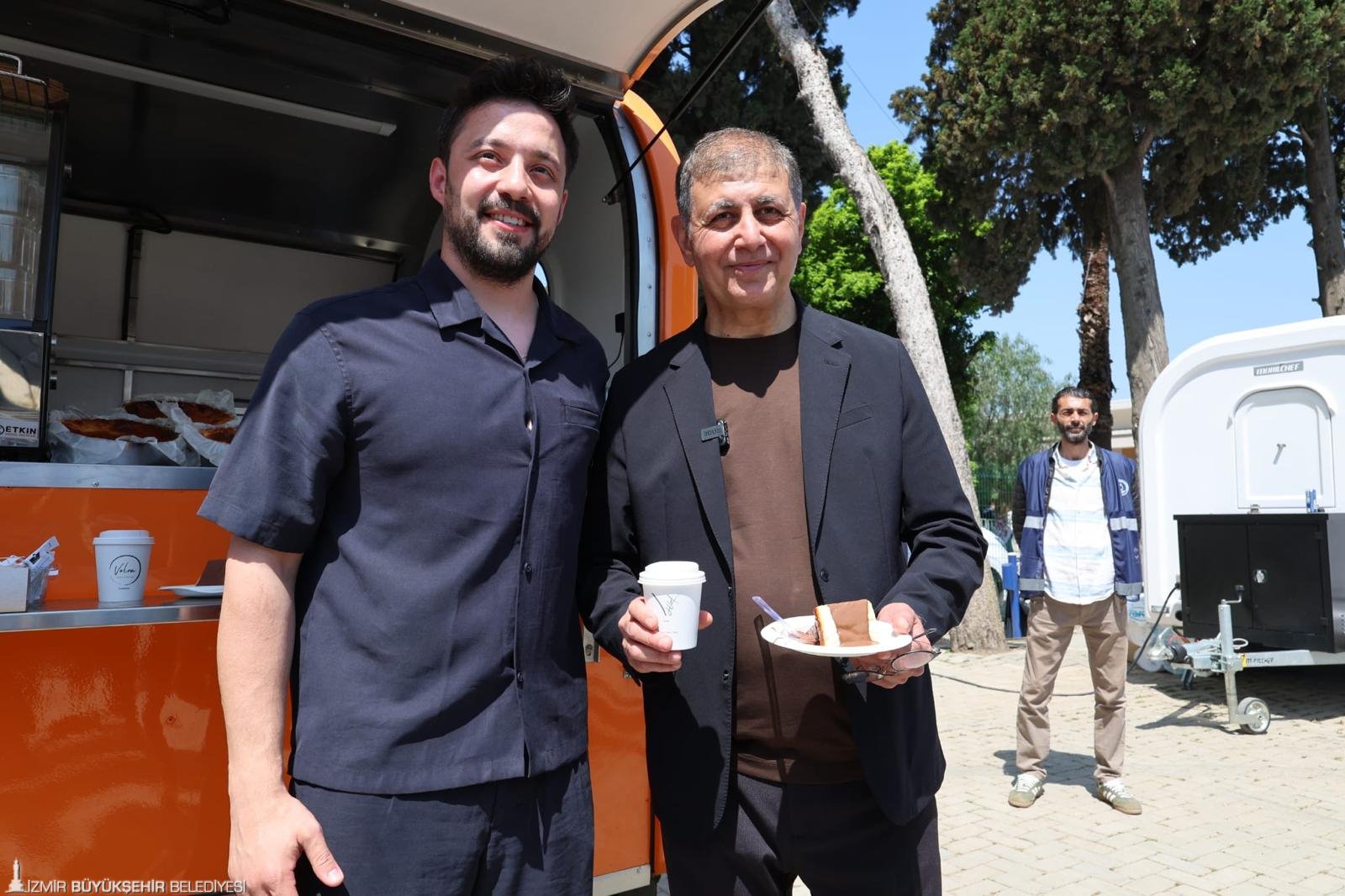 Masterchef İzmir'de: Tugay ocağın başına geçti, İzmirlilere ikramlarda bulundu