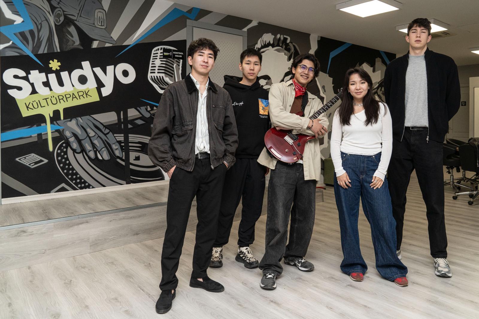 Müziğin dili sınırsız: Stüdyo Kültürpark bu kez Kazak gençleri ağırladı!