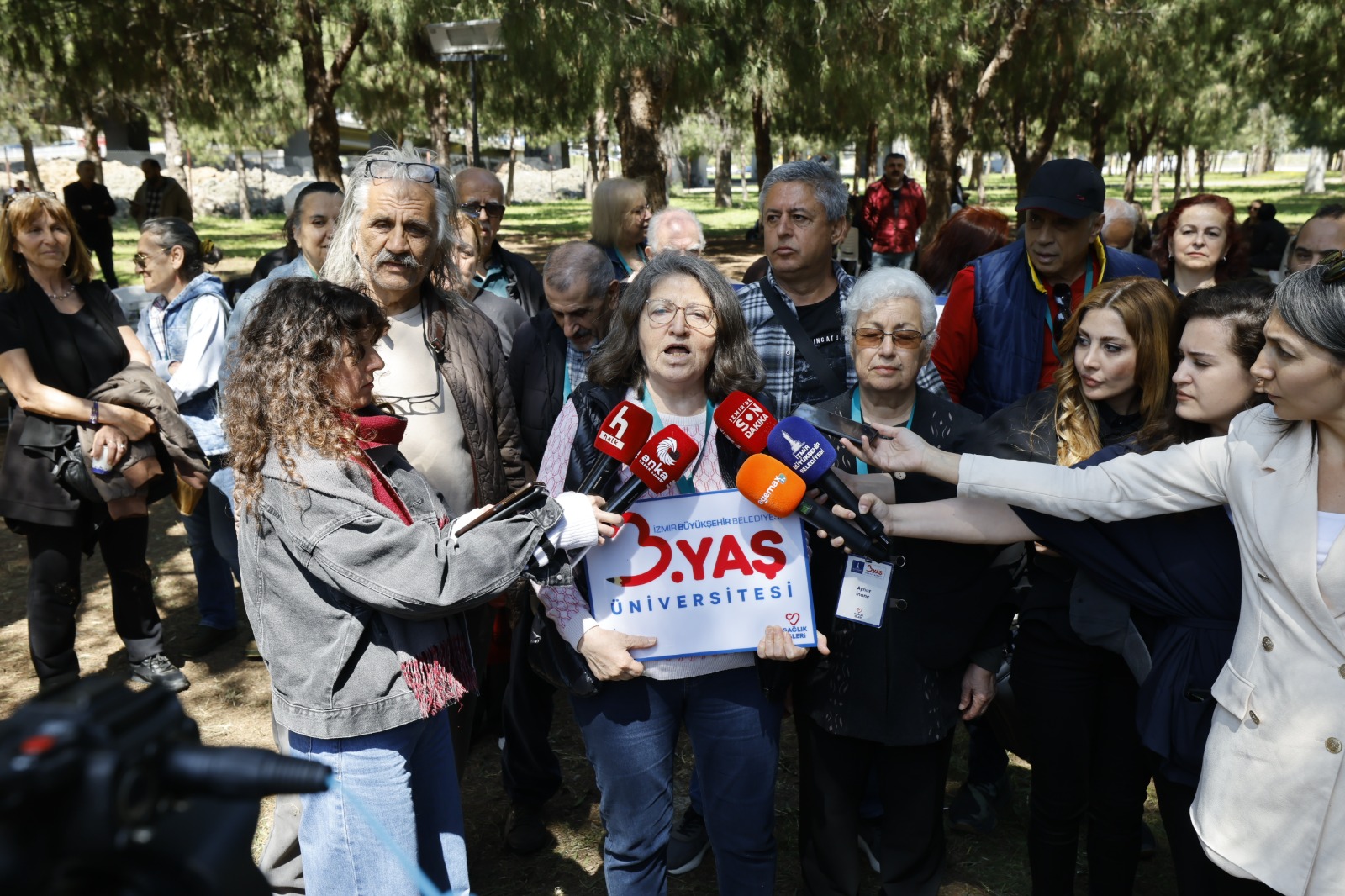 3. Yaş Üniversitesi öğrencileri gözyaşlarına hakim olamadı
