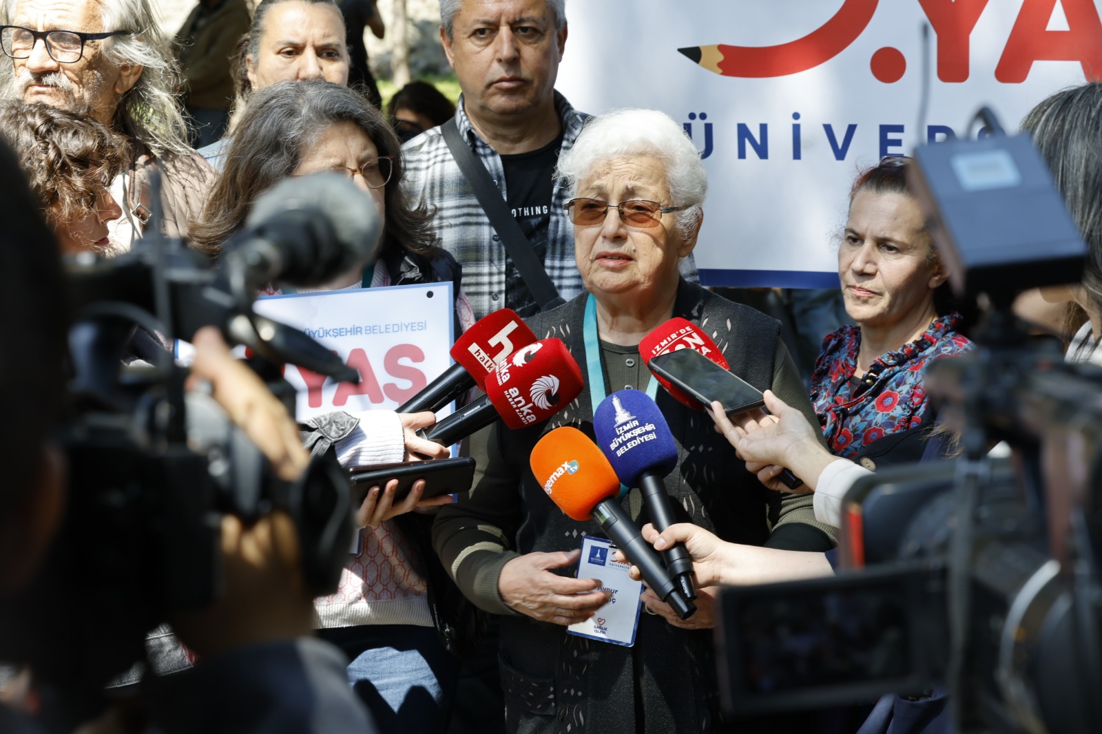 3. Yaş Üniversitesi öğrencileri gözyaşlarına hakim olamadı