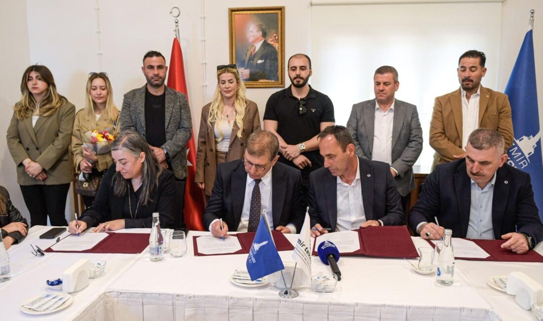 İzmir Büyükşehir Belediye Başkanı Dr. Cemil Tugay, İZTEK personeli için