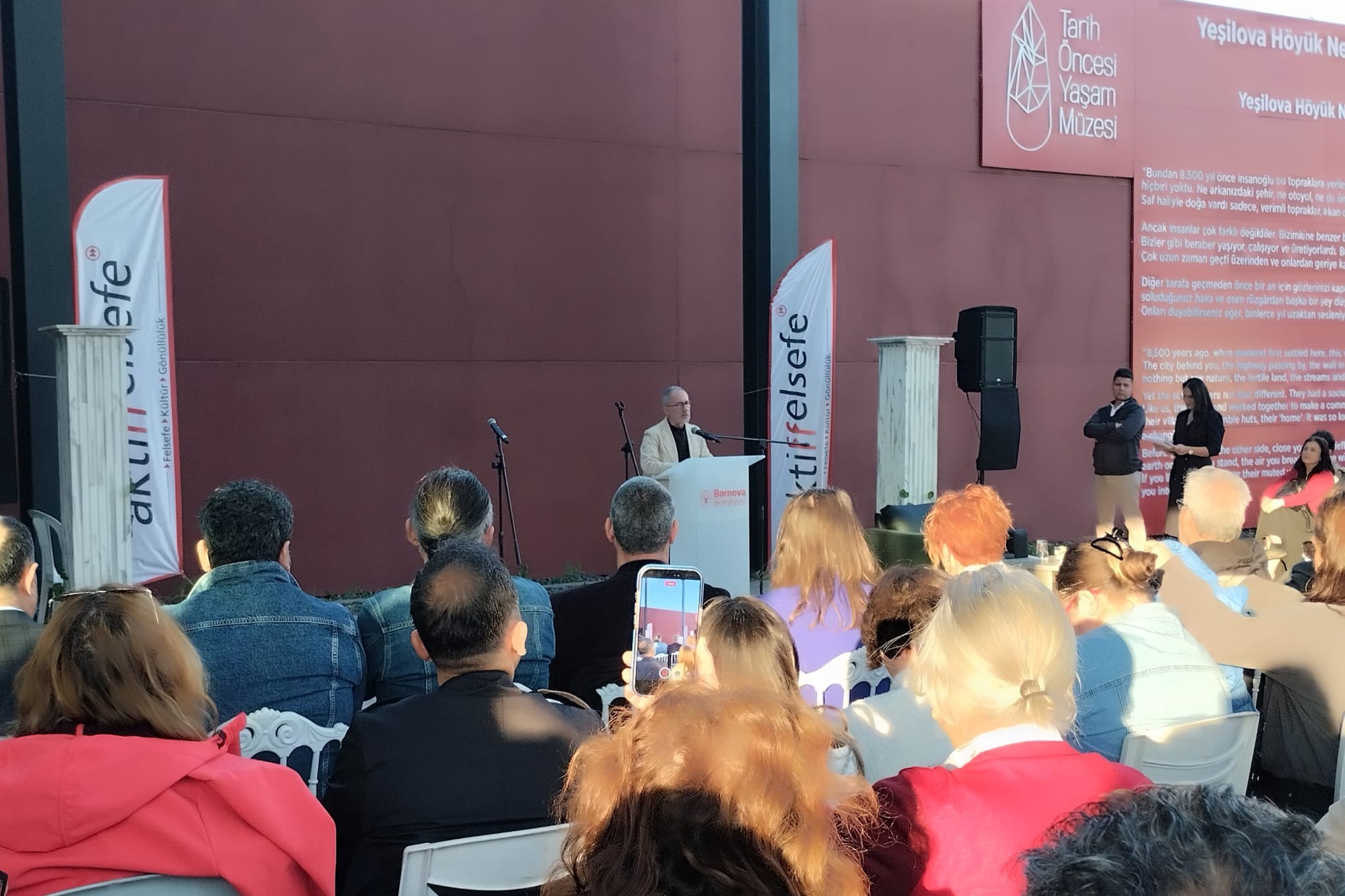 Yeşilova Höyüğü’nde Antikçağ filozofları günümüzle buluştu 2 Yeşilova Höyüğü’nde Antikçağ filozofları günümüzle buluştu