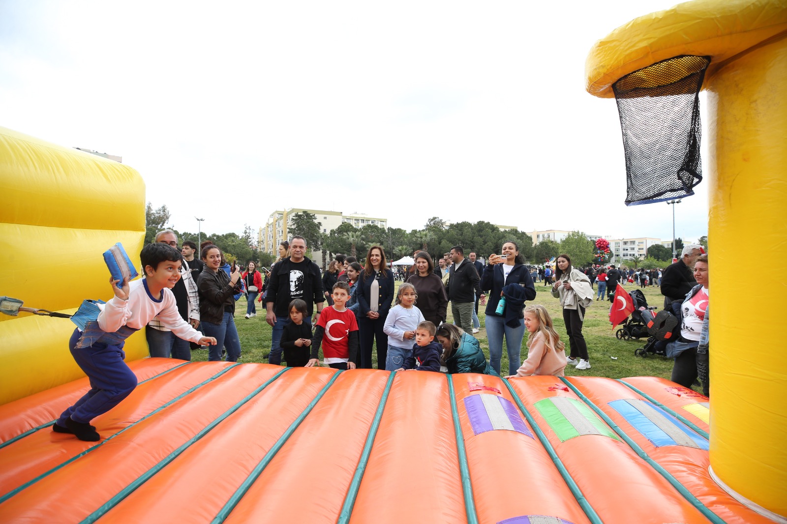 Karşıyaka’yı bayram coşkusu sardı!