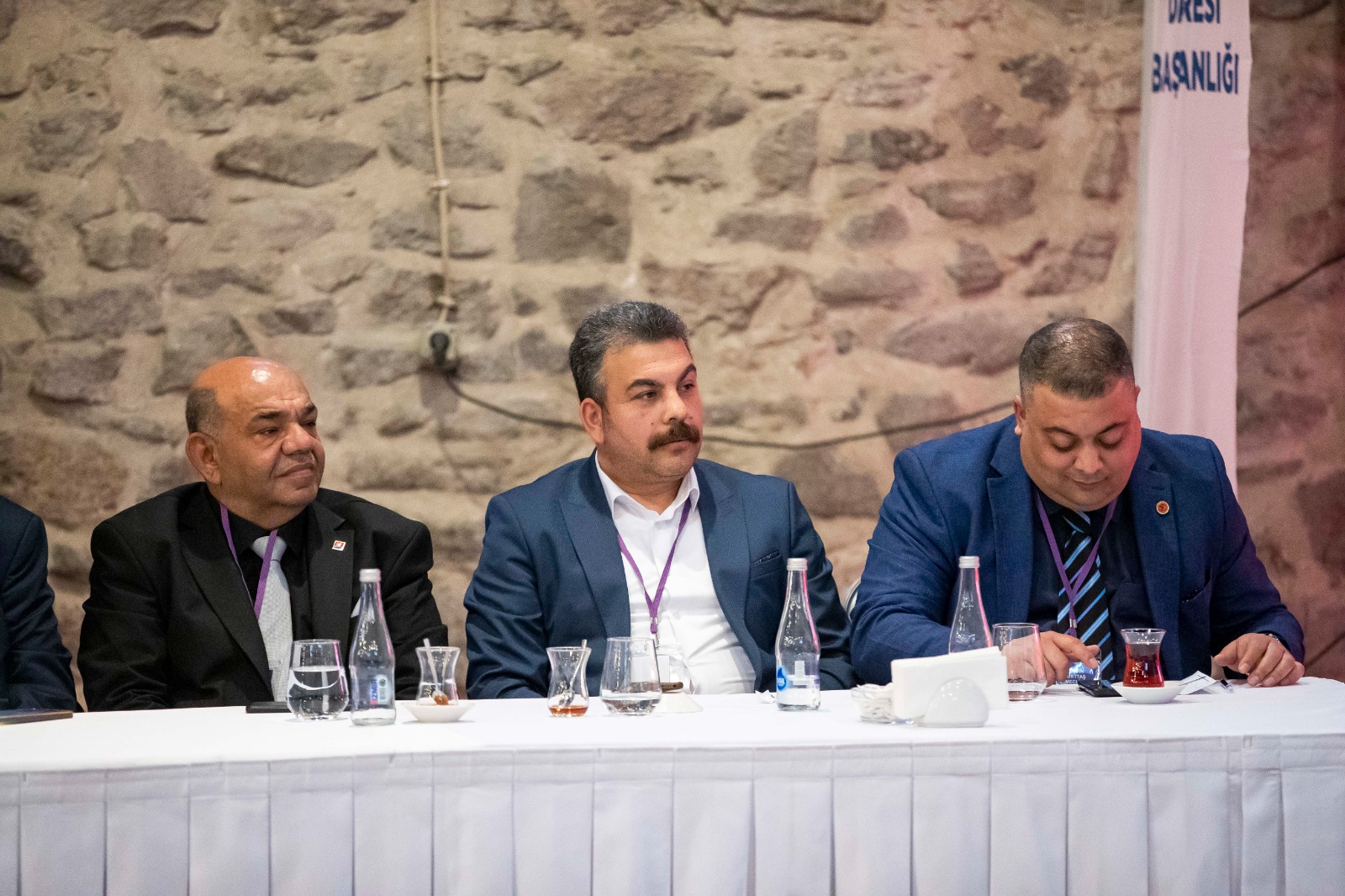 Özgür Özel İzmirli Romanlarla buluştu: 'Parlamentoda temsiliyetiniz şart'