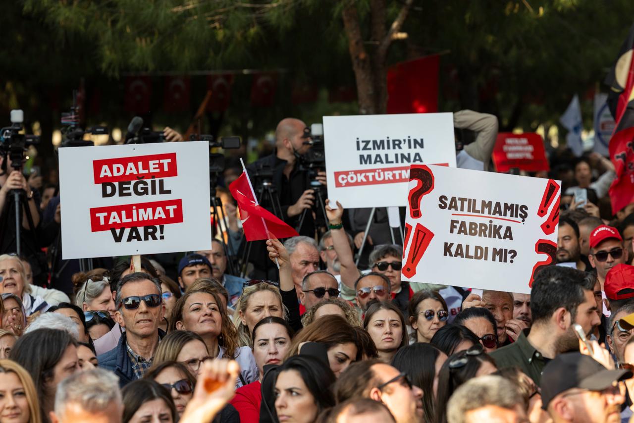 Tugay'dan Çankırı'ya jet 'meclis' yanıtı: 'O gün yoktum bile' 3 Tugay'dan Çankırı'ya jet 'meclis' yanıtı: 'O gün yoktum bile'