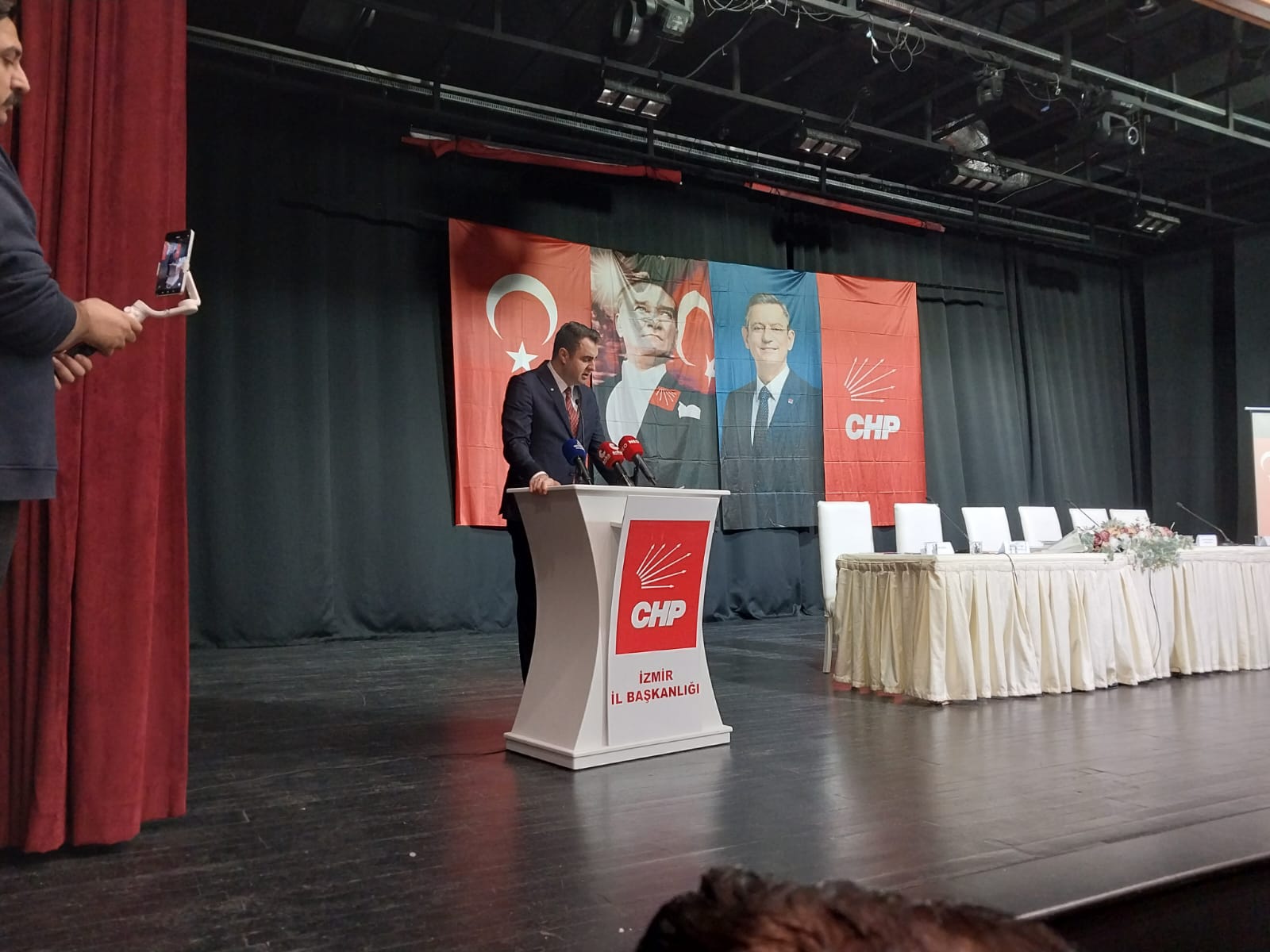 Çağatay Güç’ten İzmir örgütüne mesaj: “Dağınık yapıyı toparladık, örgütü ayağa kaldırdık!" 2 Çağatay Güç’ten İzmir örgütüne mesaj: “Dağınık yapıyı toparladık, örgütü ayağa kaldırdık!"