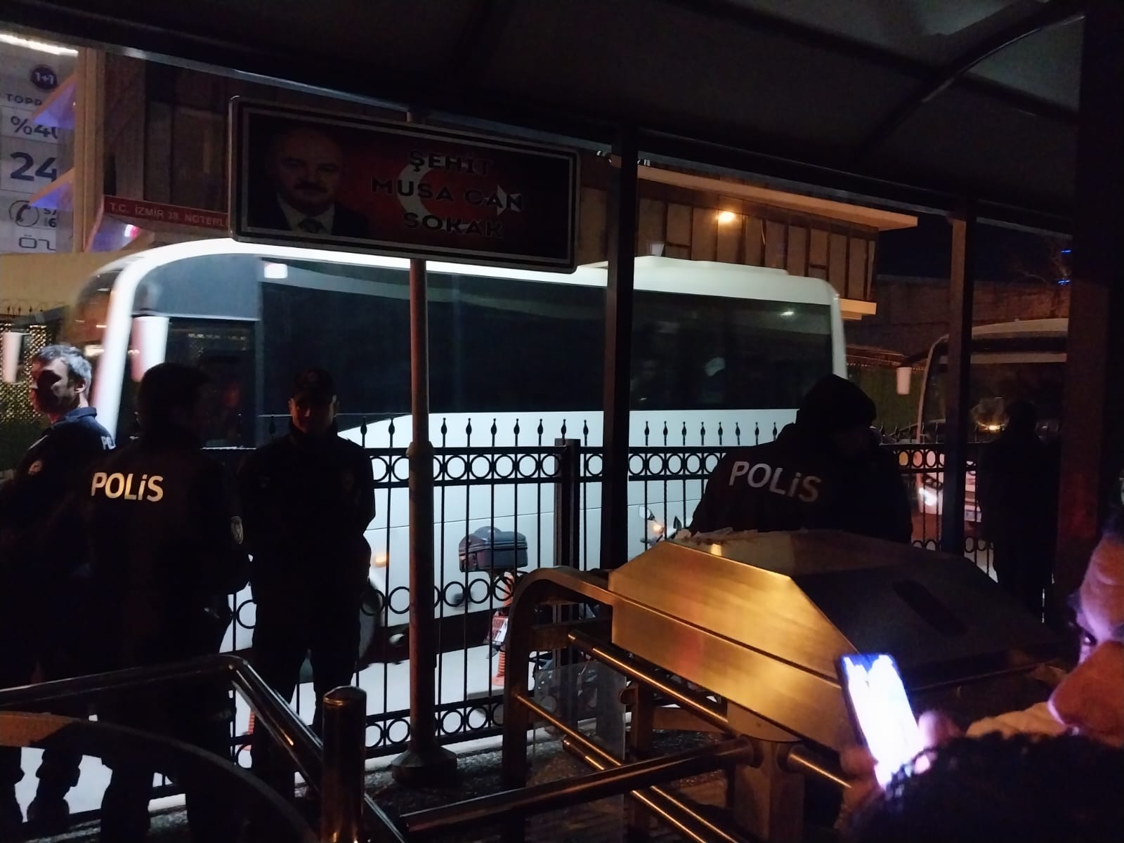 Ömer Eşki 'tutuklama' talebiyle mahkemeye sevkedildi: Adliye önünde gergin bekleyiş