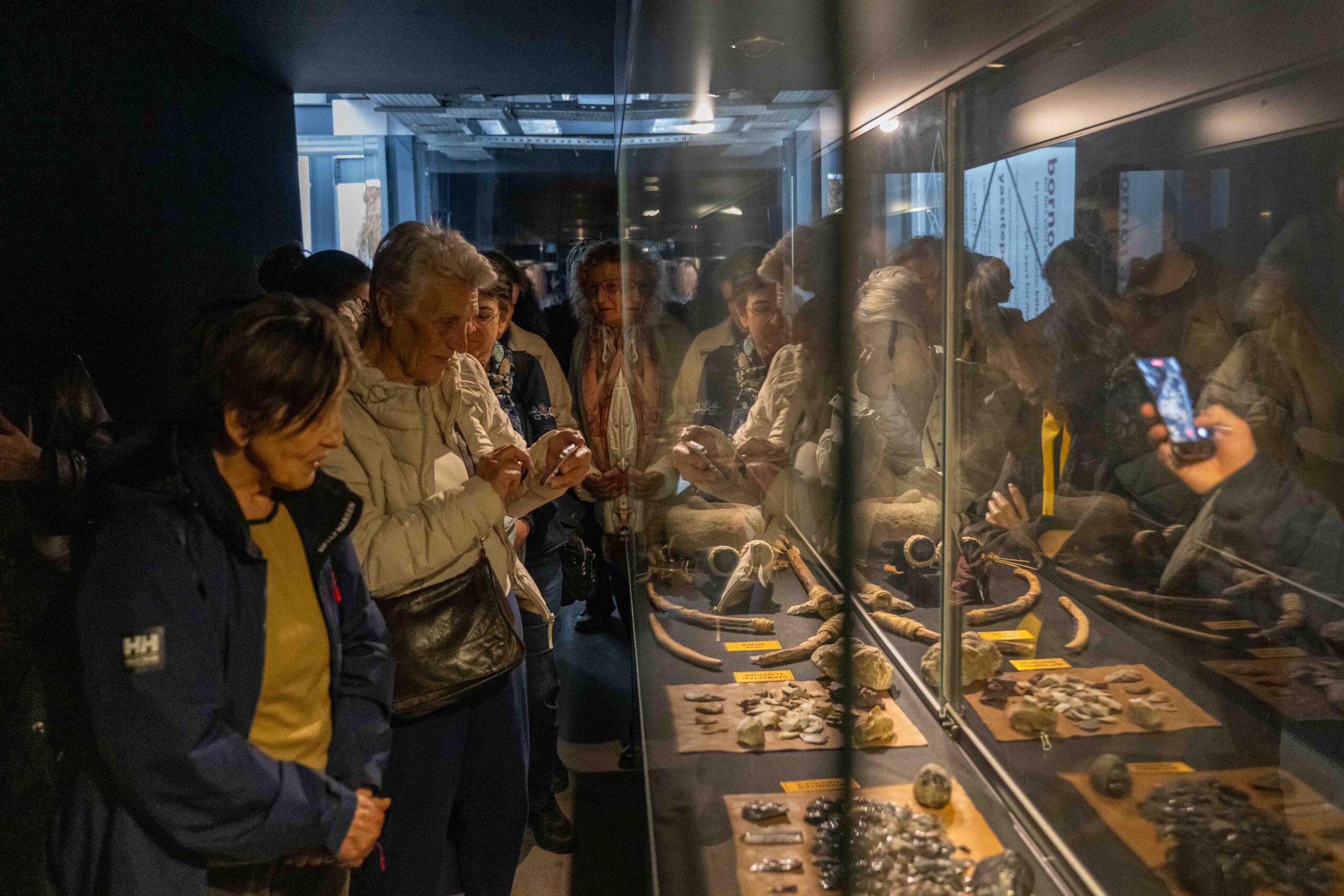 Bornova’da kuşaklar yarıştı: Akıllı telefonlar deneyimle buluştu