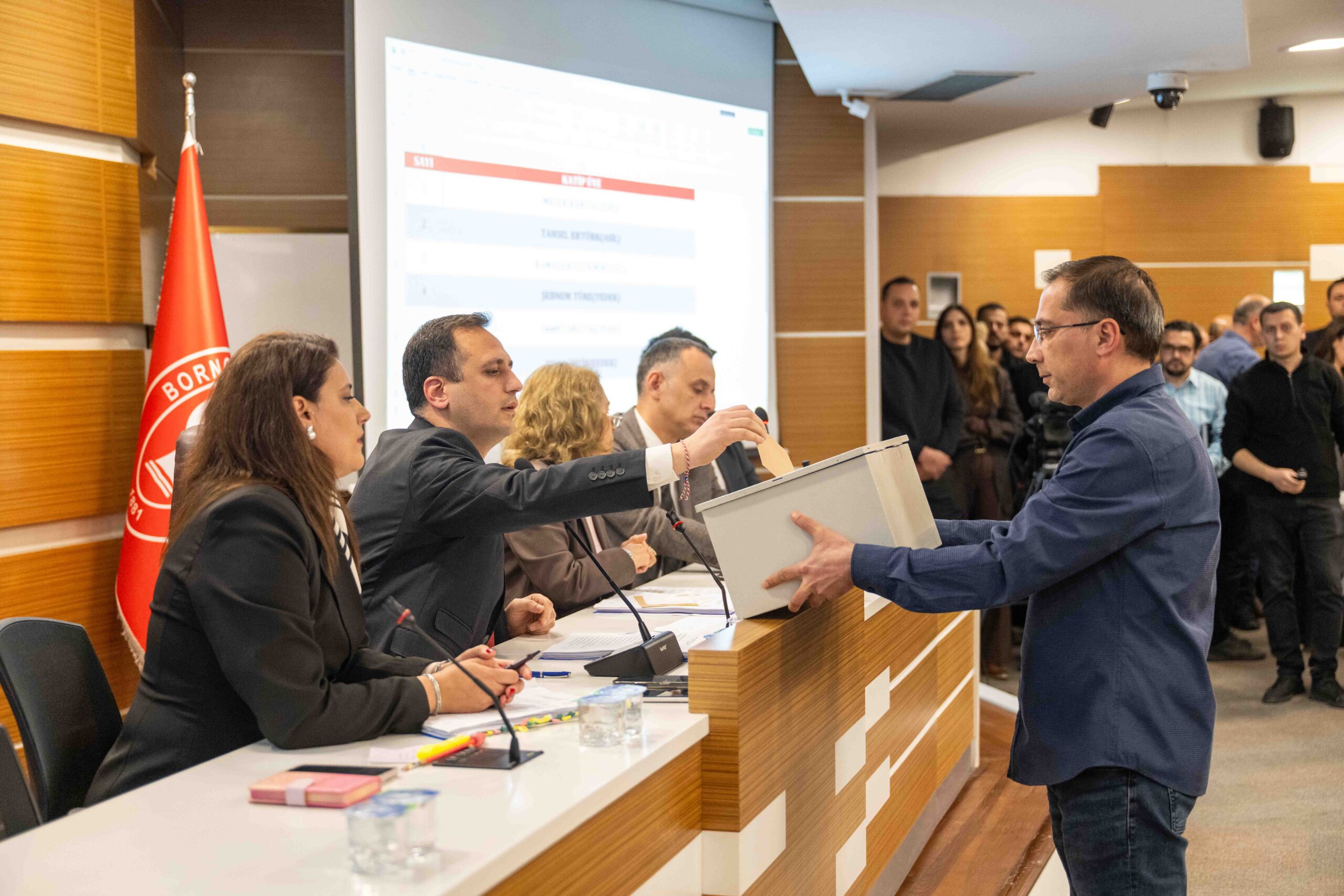 Bornova Meclisi’nde yeni dönem: 16 komisyon belirlendi, Hayvan Hakları Komisyonu kuruldu