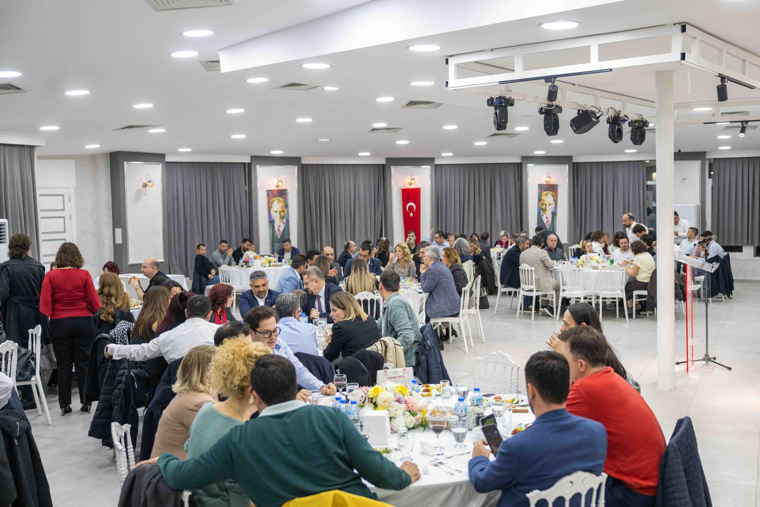 Bornova’da tekstil mühendislerinden güçlü mesaj