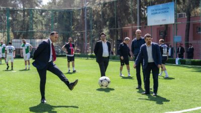 Bornova Belediyesi’nde "şampiyonluk" heyecanı! 17 müdürlük yeşil sahada kozlarını paylaşmak