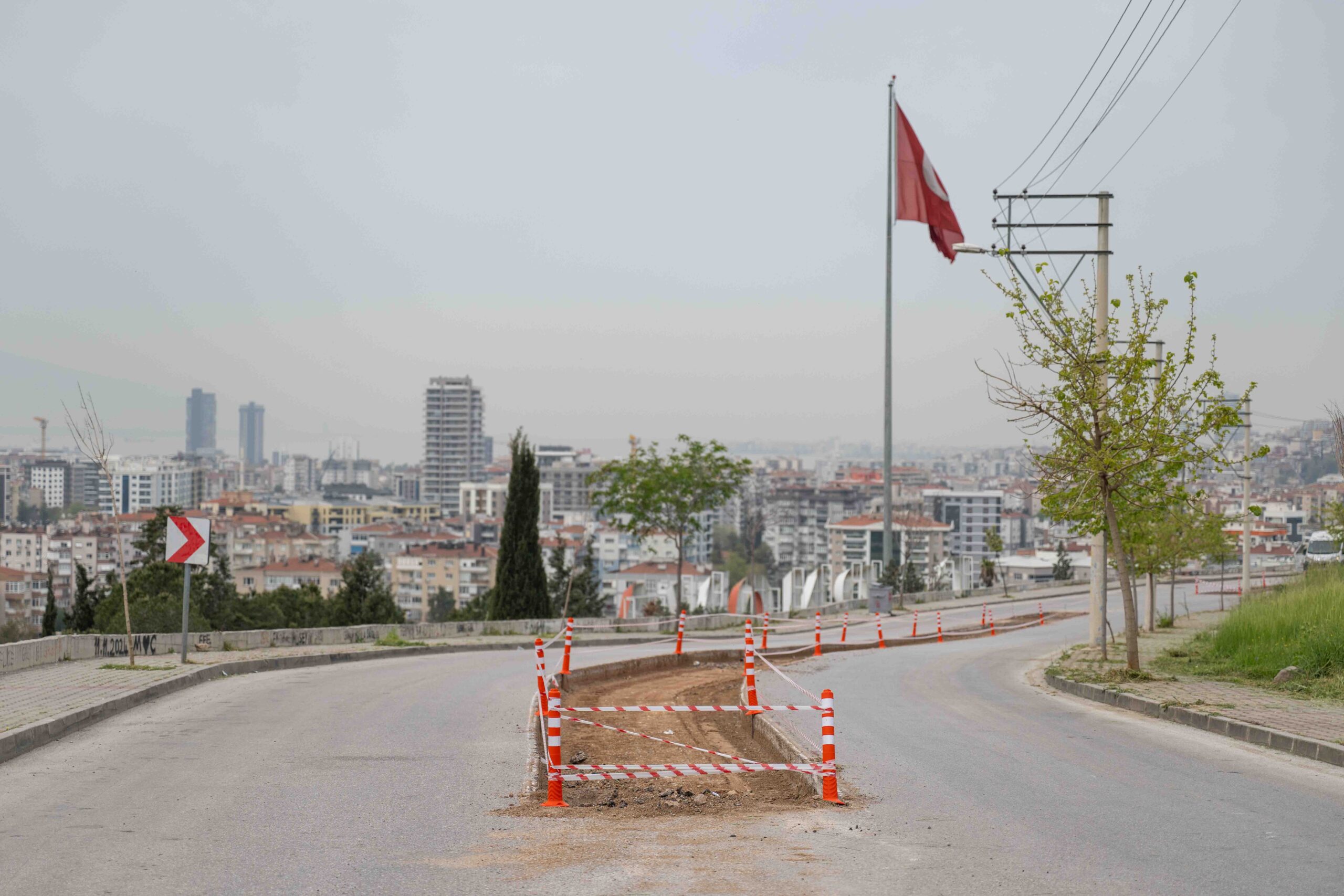 Bornova’da varyanta neşter: Düzensiz parka son, güvenli ulaşıma yeni adım
