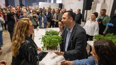 Bornova Belediyesi, Ekolojik Kent Yerel Tohum Merkezi’nde vatandaşlara 220 bin