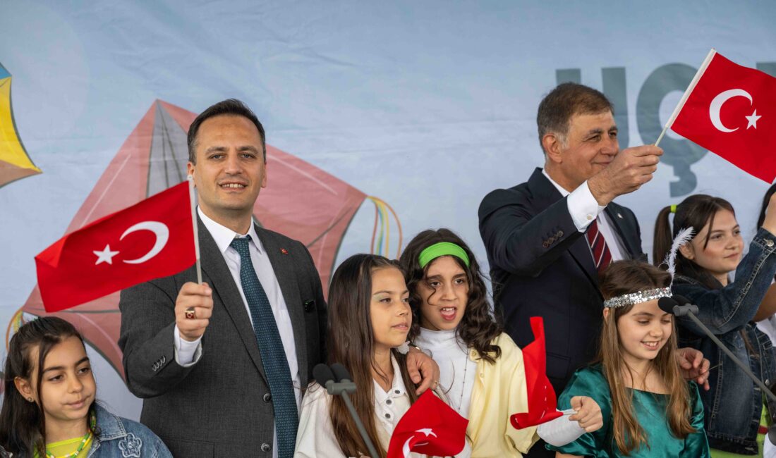 Bornova’da Belediyesi tarafından düzenlenen Geleneksel Uçurtma Şenliği, 23 Nisan’da binlerce