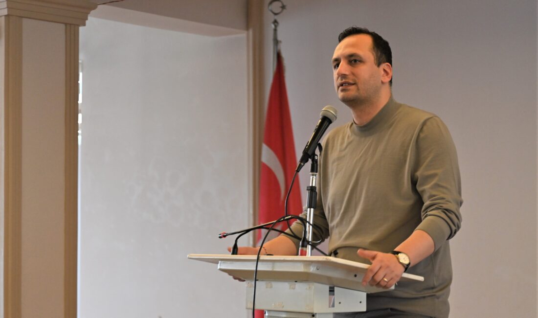 Bornova Belediye Başkanı Ömer Eşki, İzmir 3. Sanayi Sitesi’nde düzenlenen