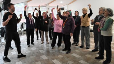 Bornova Belediyesi’nin hayata geçirdiği Sağlıklı Yaş Alma Eğitim Programları, ileri