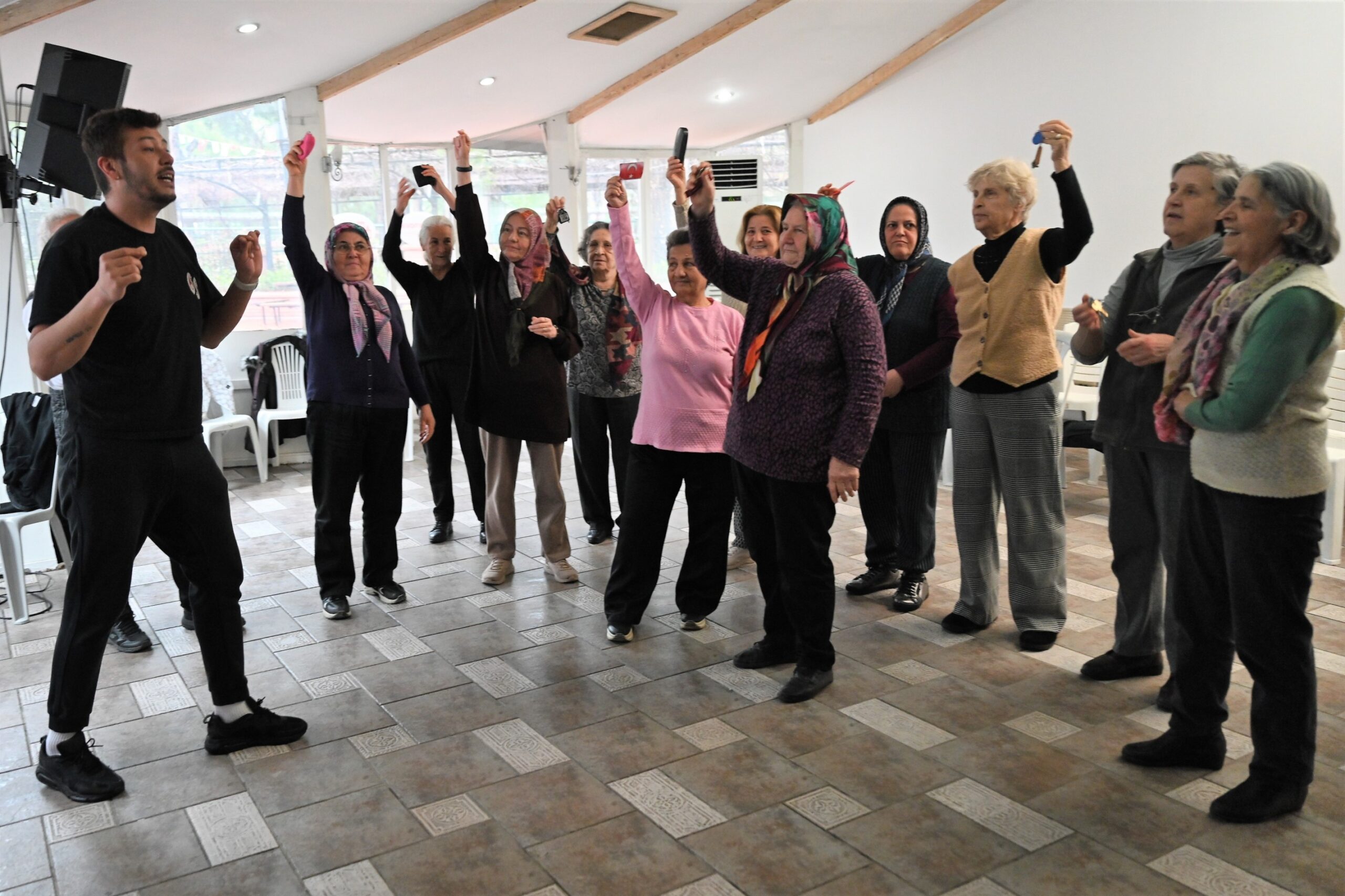 Bornova’da yaratıcı drama ile hayata yeniden katılım