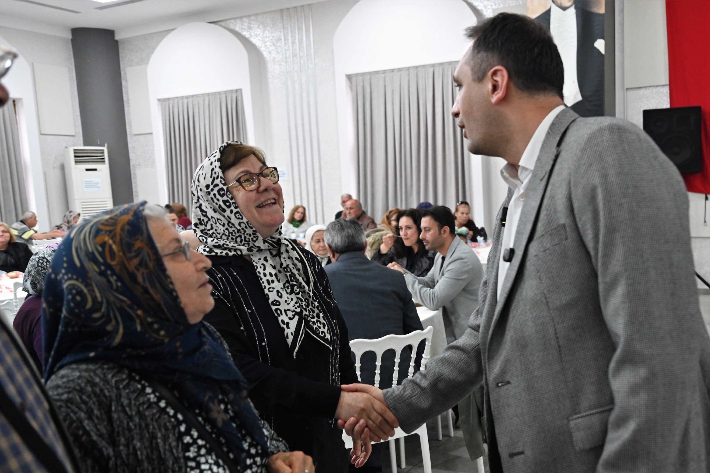 Eşki, Kent Kasap’tan yararlanan ailelerle buluştu: 'Her zaman yanınızdayız'