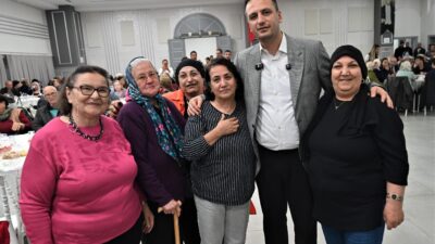 Bornova Belediye Başkanı Ömer Eşki, Kent Kasap yararlanıcılarıyla buluştu.