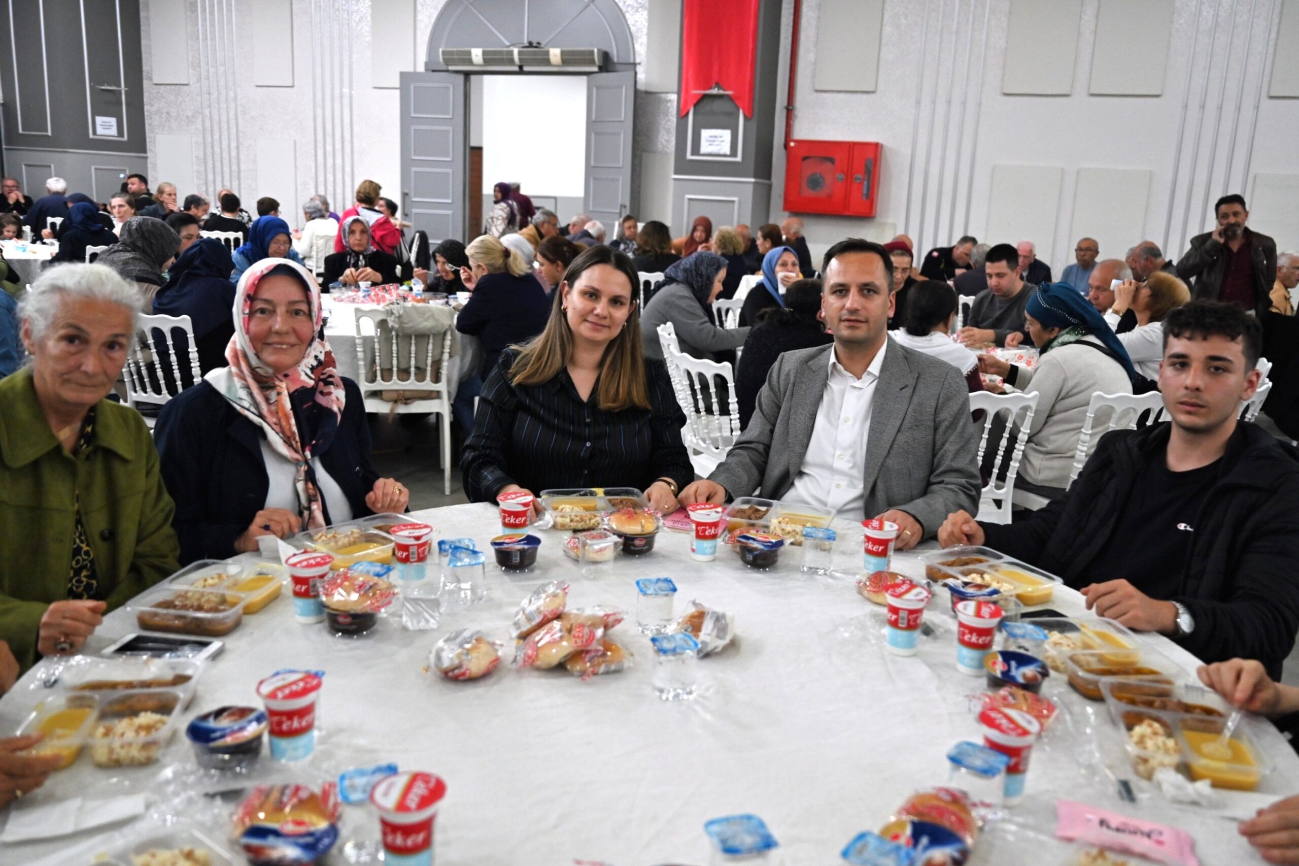 Eşki, Kent Kasap’tan yararlanan ailelerle buluştu: 'Her zaman yanınızdayız'