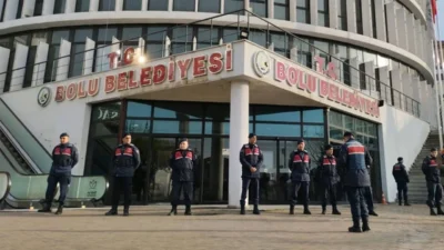 Türkiye genelinde belediyelere yönelik art arda gelen operasyon dalgasına Bolu