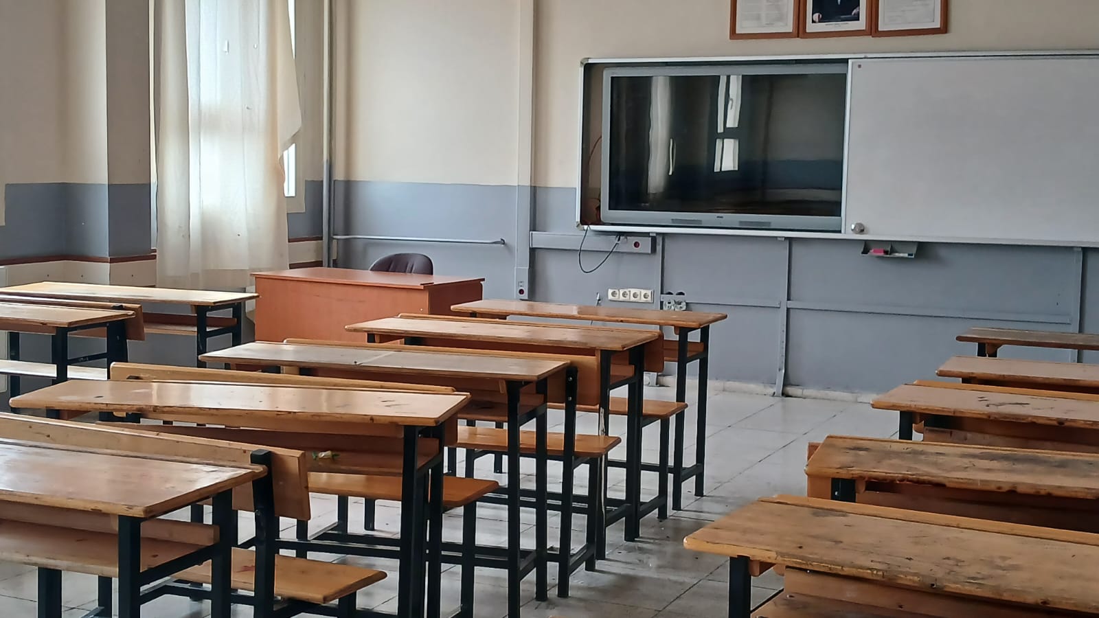 İzmir'de 7 eğitim sendikası 'şiddete karşı' birleşti: 'Üzüldük, kınadık demeyin; önlem alın'