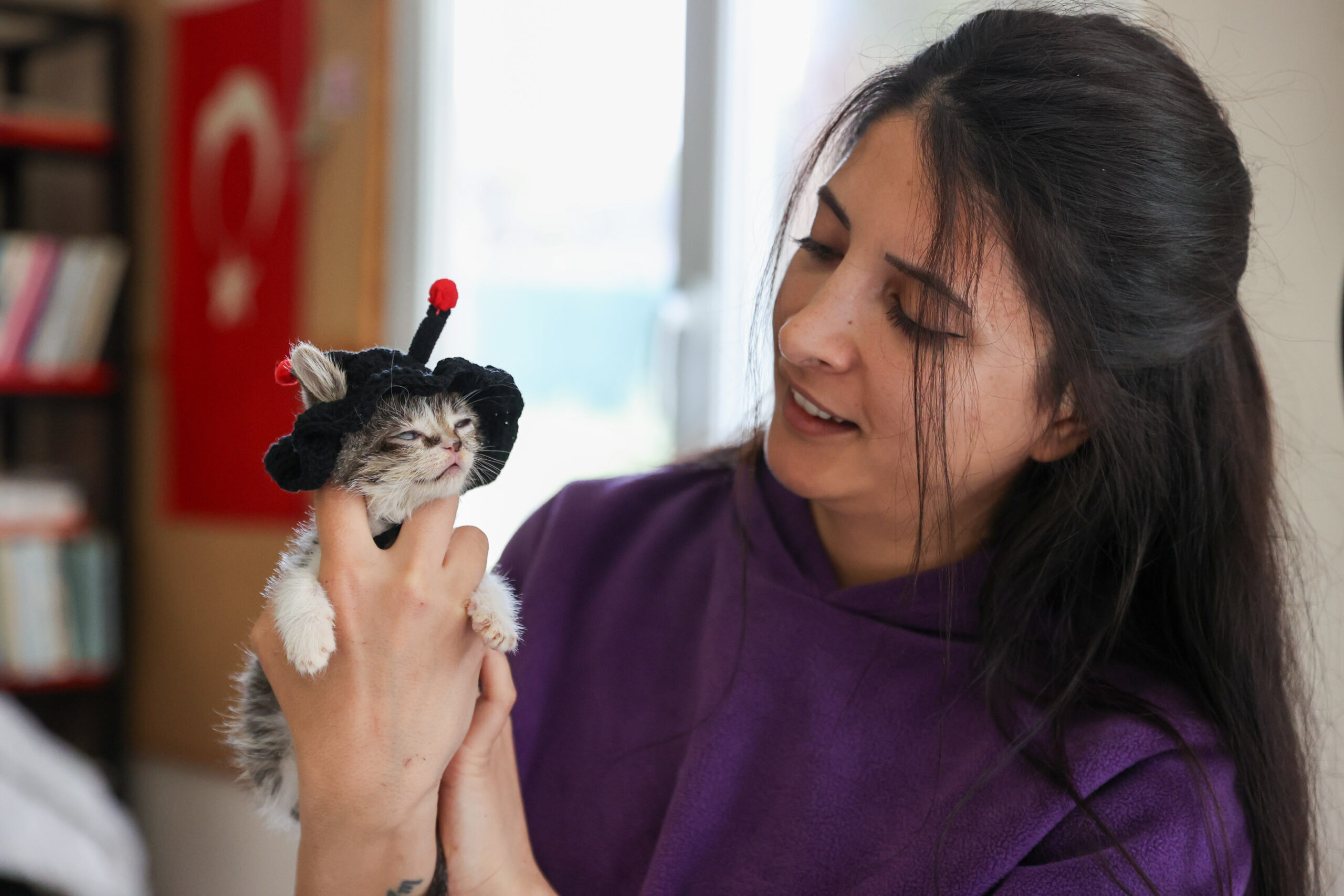 Boynu kırık halde bulunan ve yaşama şansı mucizelere bağlı olan