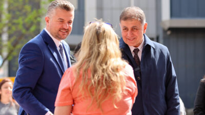 Buca’da üretimin kalbi kadınlar için attı! Belediye binası önünde kurulan