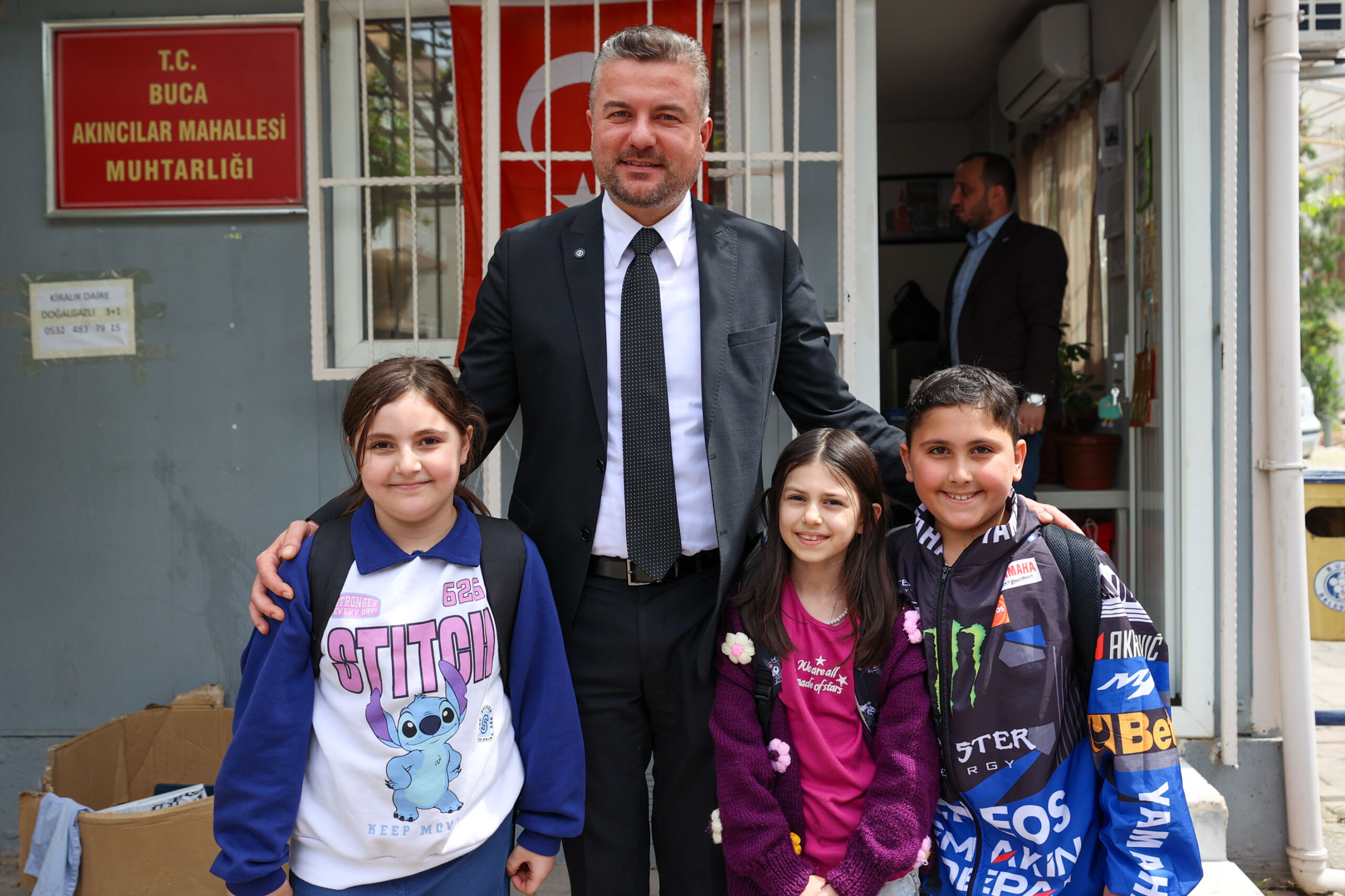 Buca'da 'sağlık kapınızda': Mobil ekipler ücretsiz tansiyon ve şeker ölçümünde