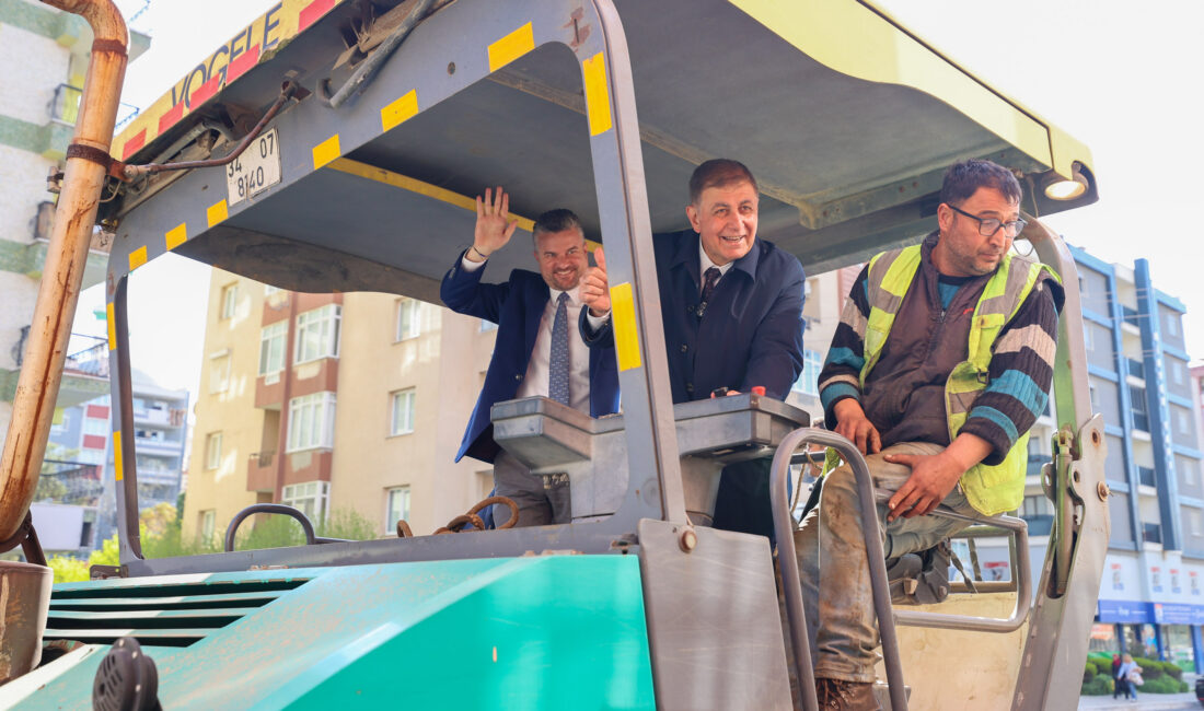 Buca’nın yollarında "sıcak asfalt" mesaisi hız kesmeden devam ediyor! 

İzmir
