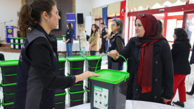 Şirinyer’de Bucalılar kompost eğitimine akın etti! Yumurta kabuğundan sebze sapına