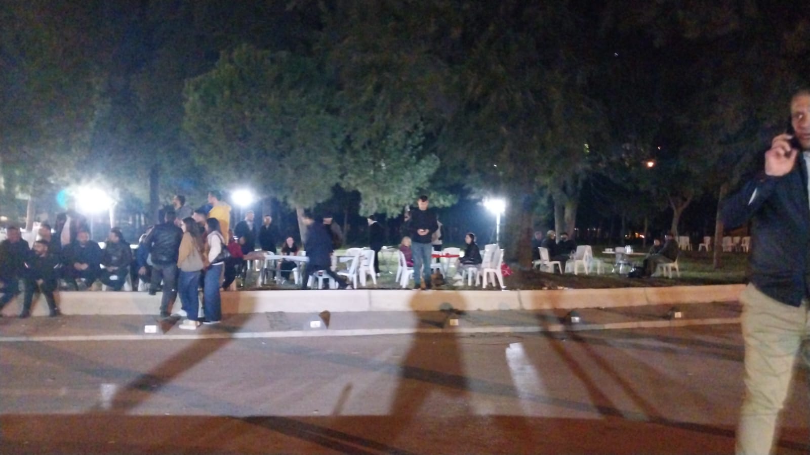 Meslek Fabrikası önünde 'çadır gerginliği': Polis kaldırdı; tansiyon yükseldi 5 Meslek Fabrikası önünde 'çadır gerginliği': Polis kaldırdı; tansiyon yükseldi