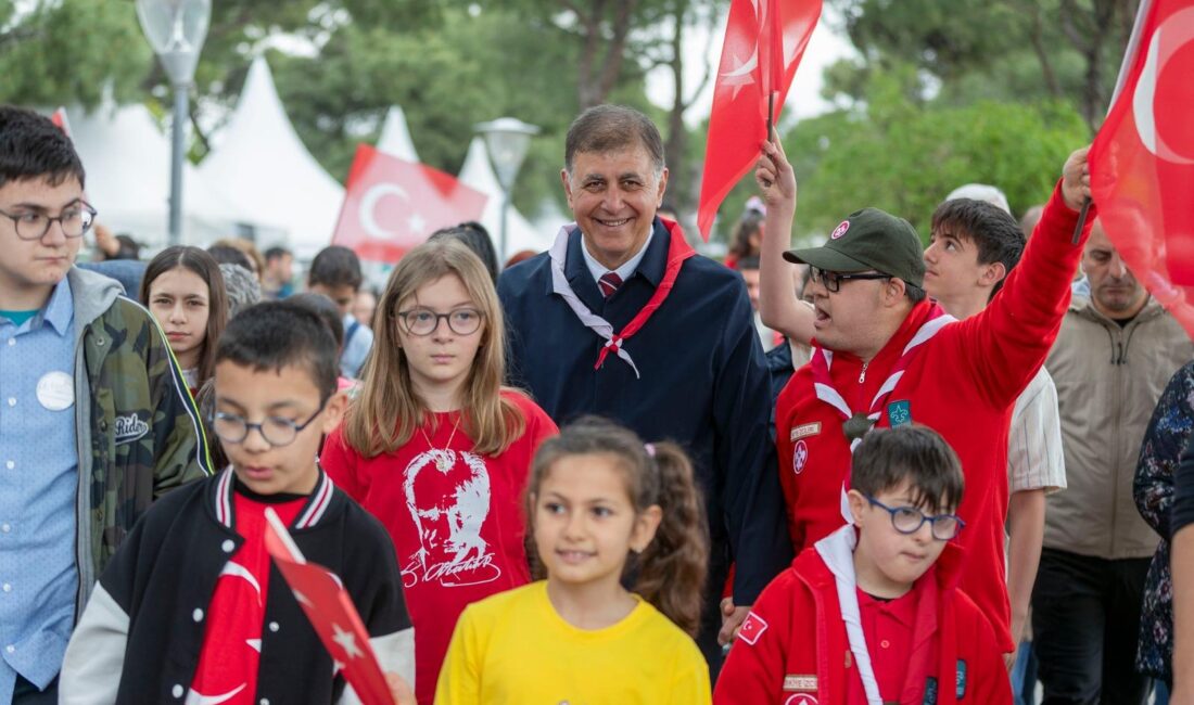 İzmir Büyükşehir Belediye Başkanı Dr. Cemil Tugay, Kültürpark’ta düzenlenen 23
